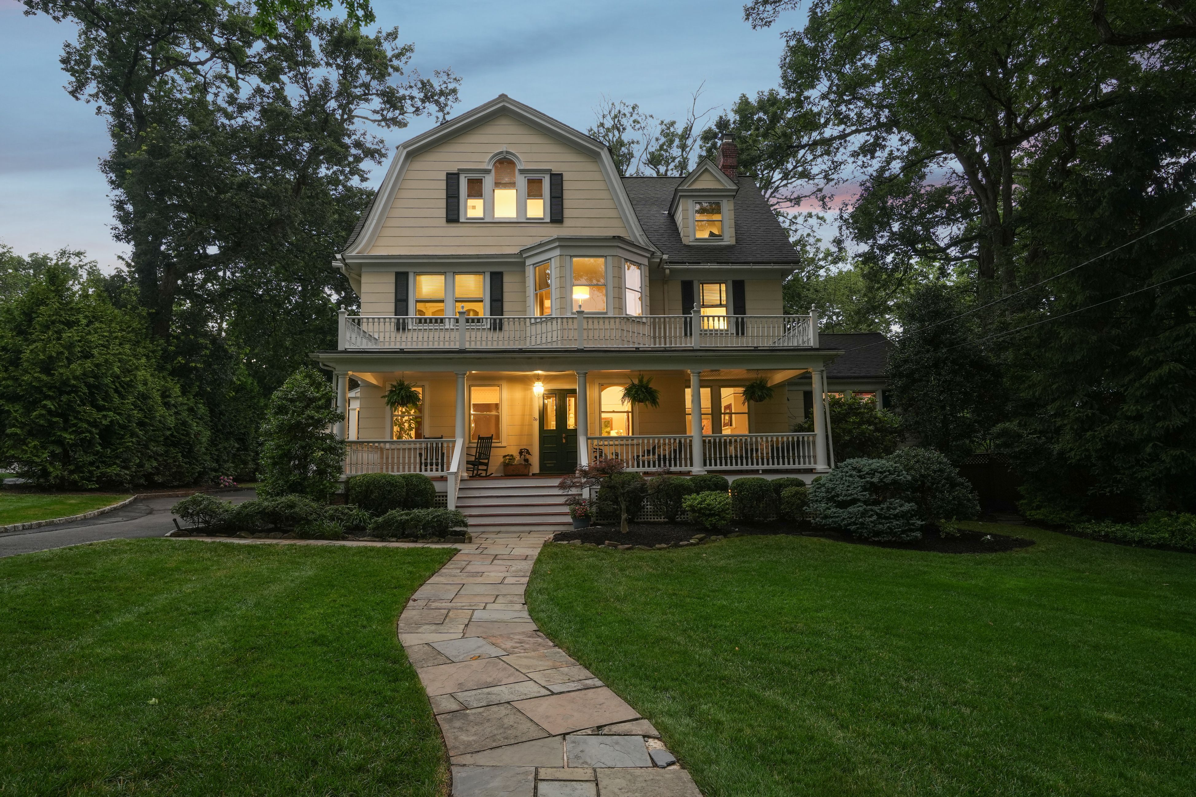 39 Oakridge Avenue 