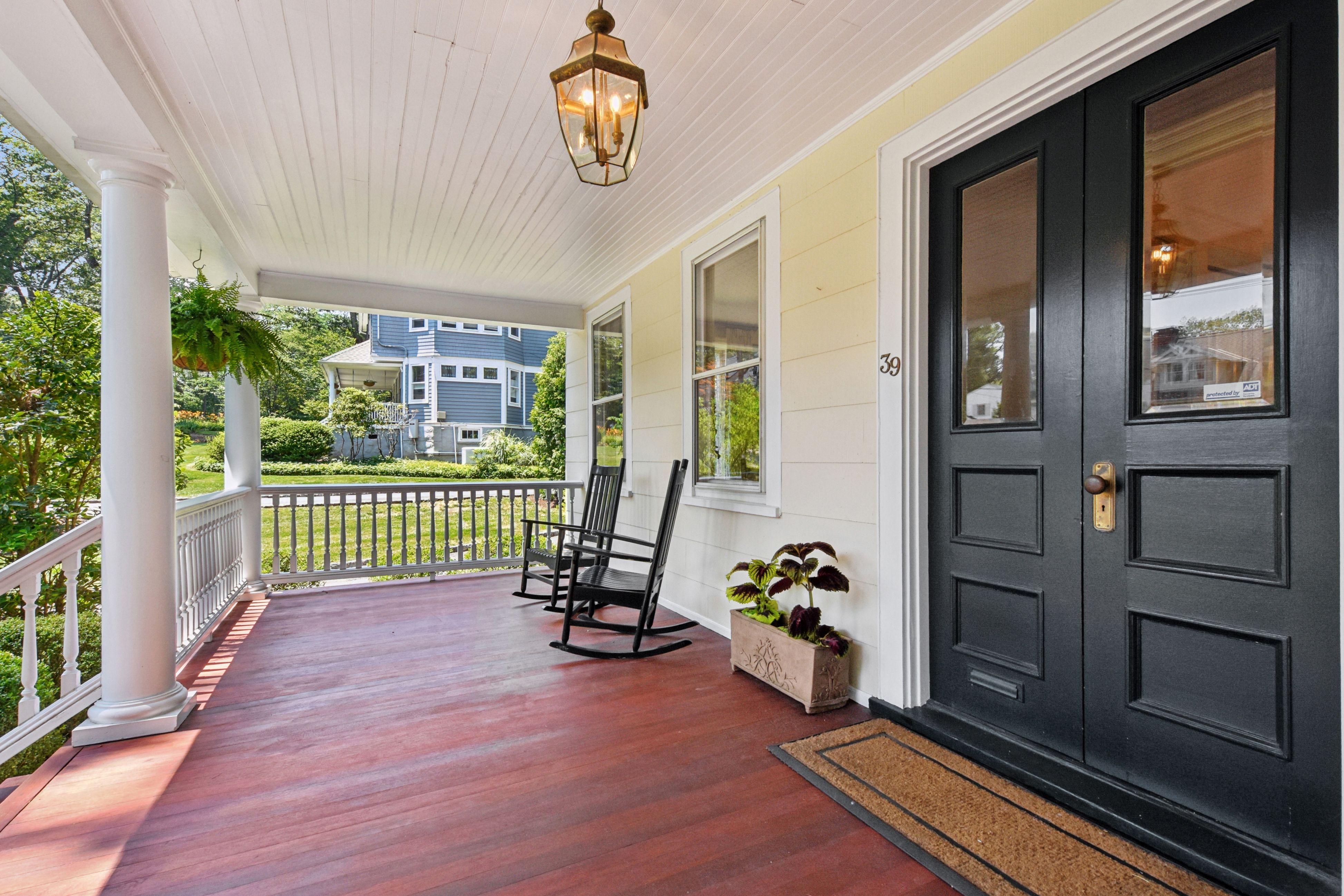 39 Oakridge Avenue 