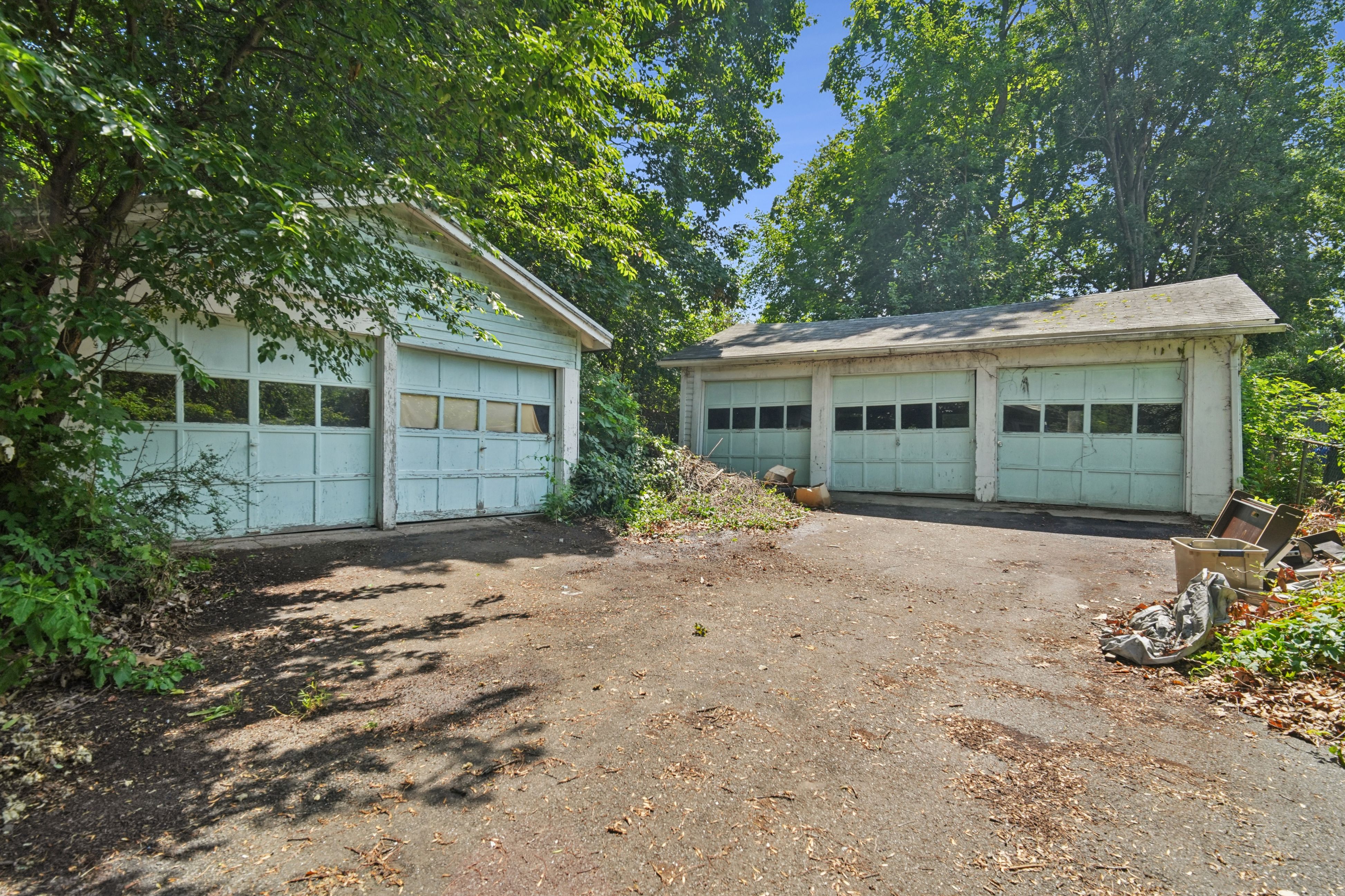 195 North Fullerton Avenue 