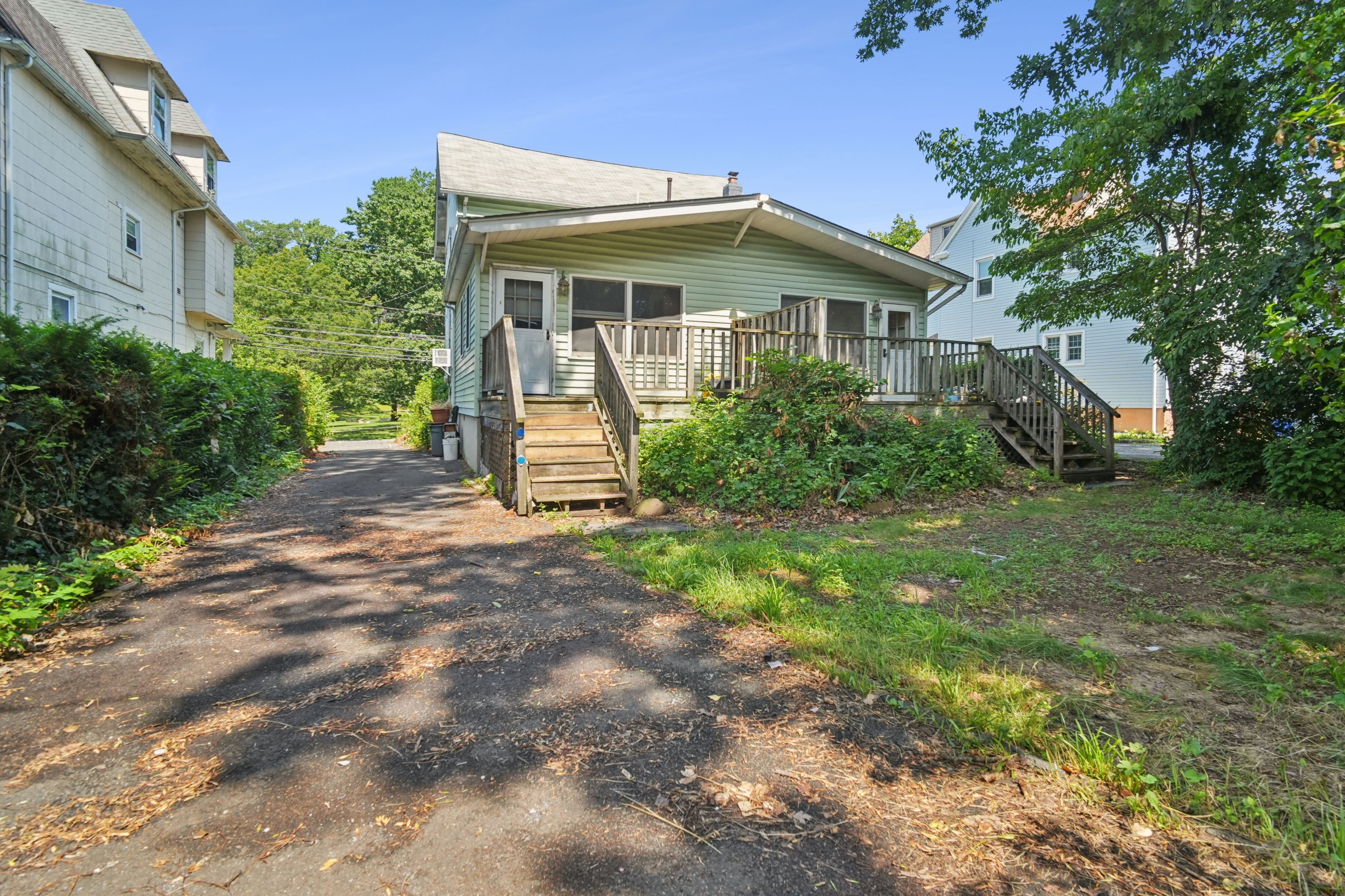 195 North Fullerton Avenue 