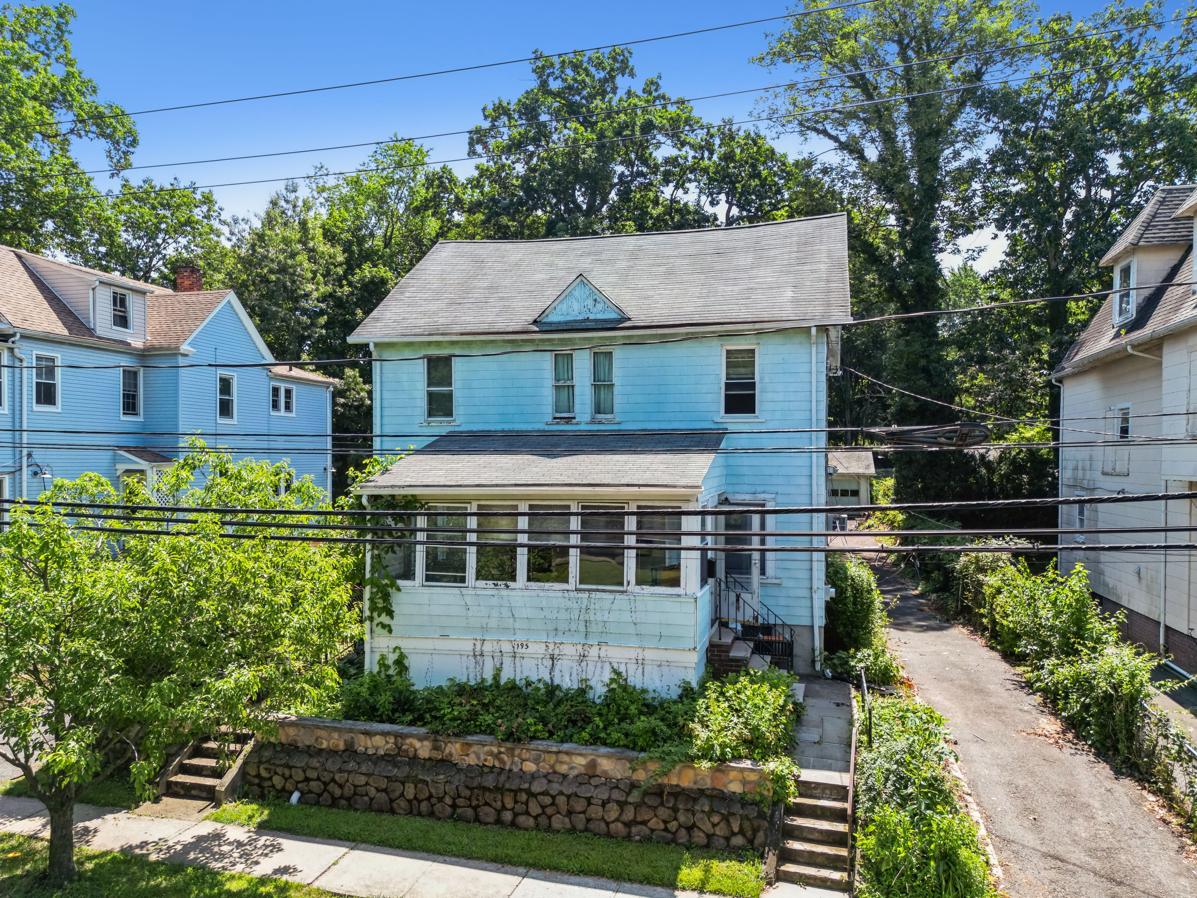 195 North Fullerton Avenue 
