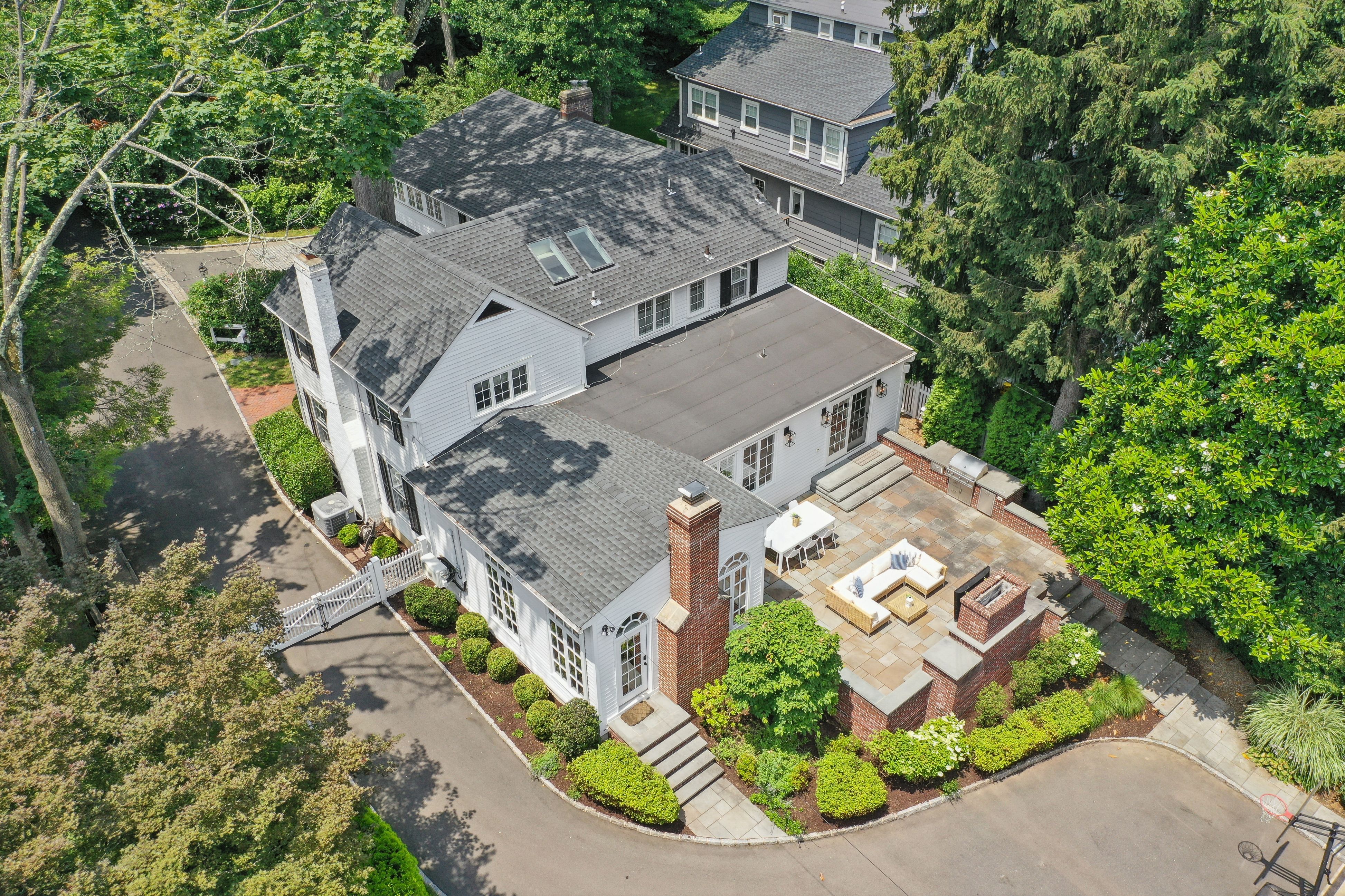 553 Grove Street 