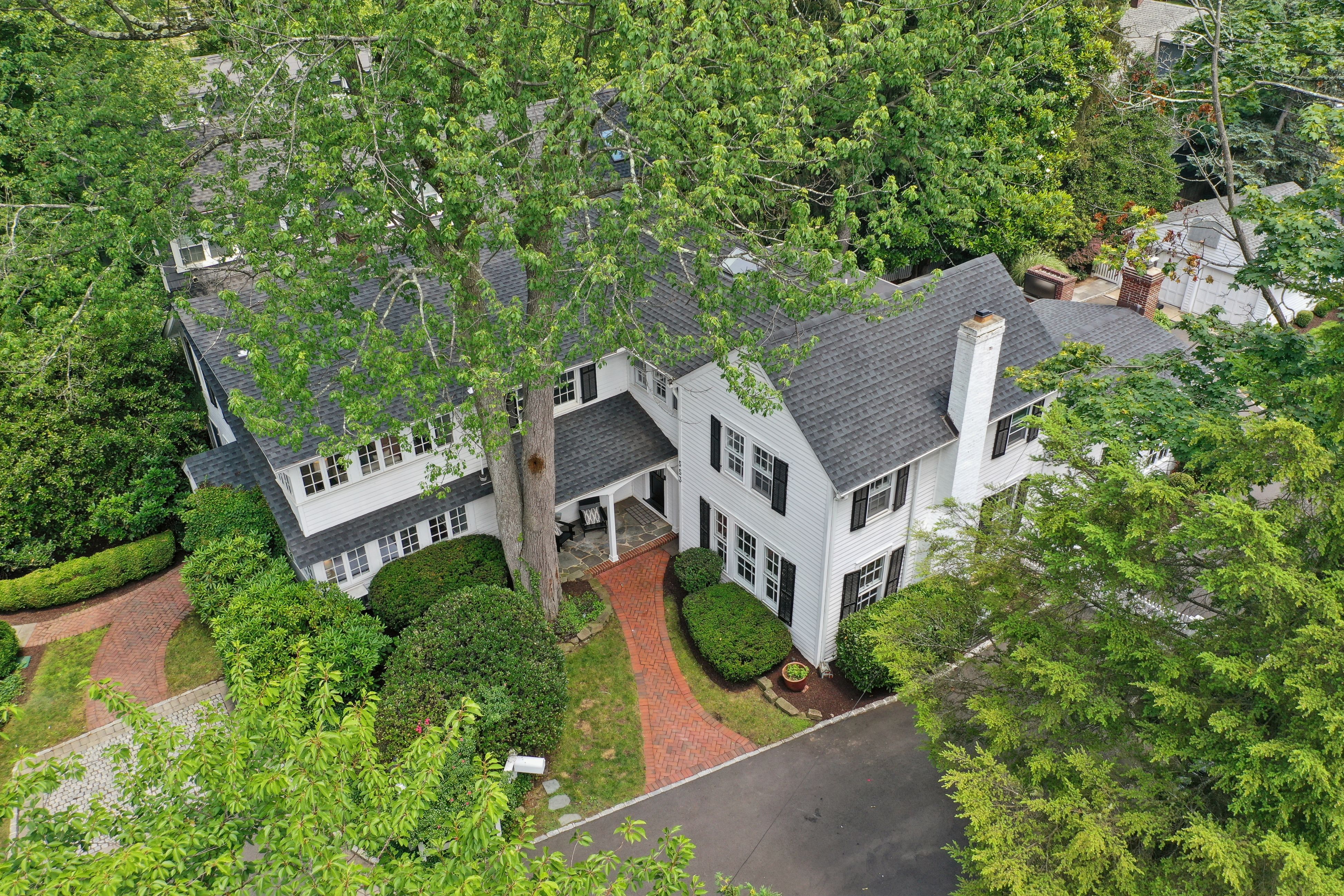 553 Grove Street 