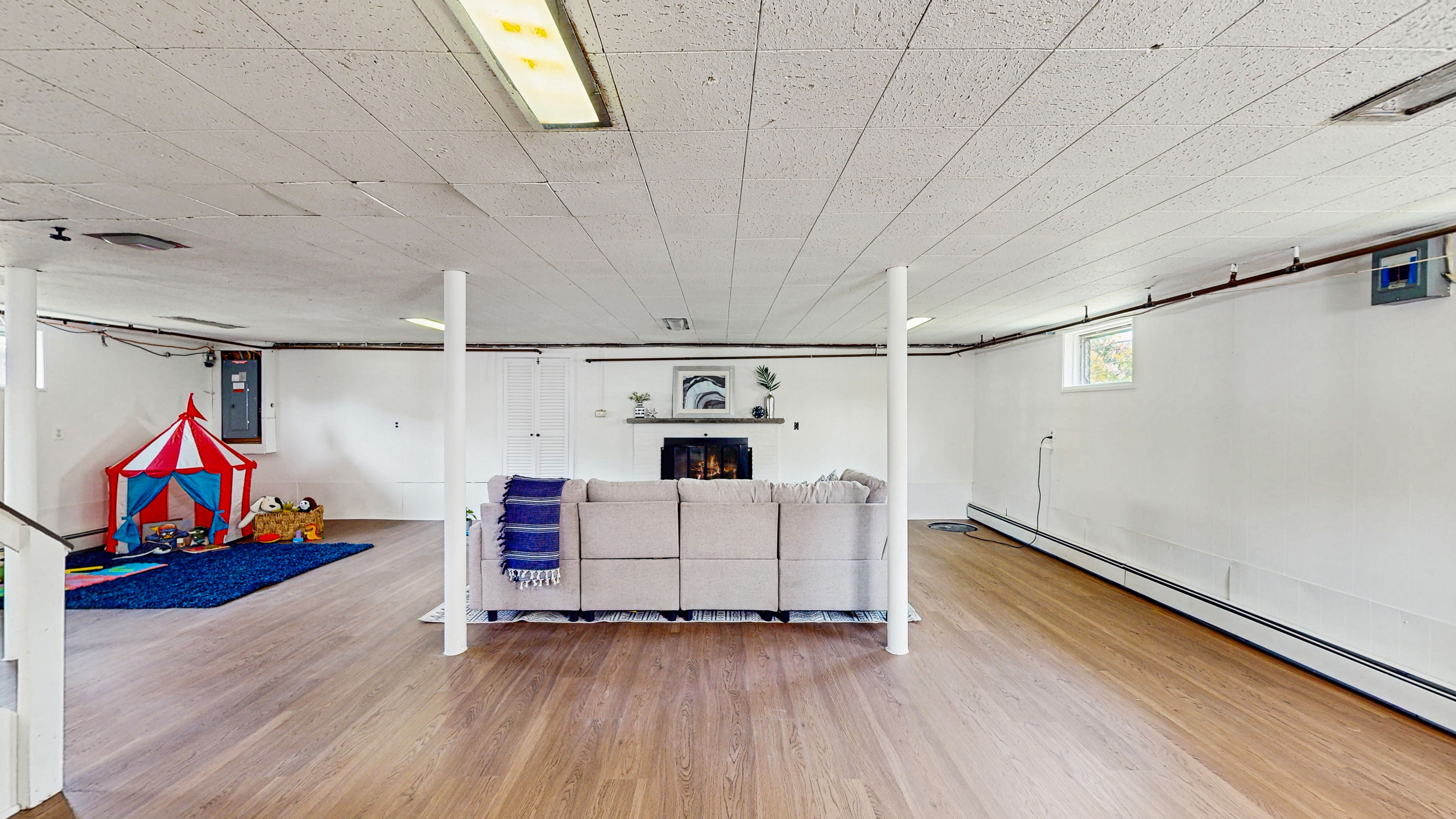 10 W Ridgedale Avenue 