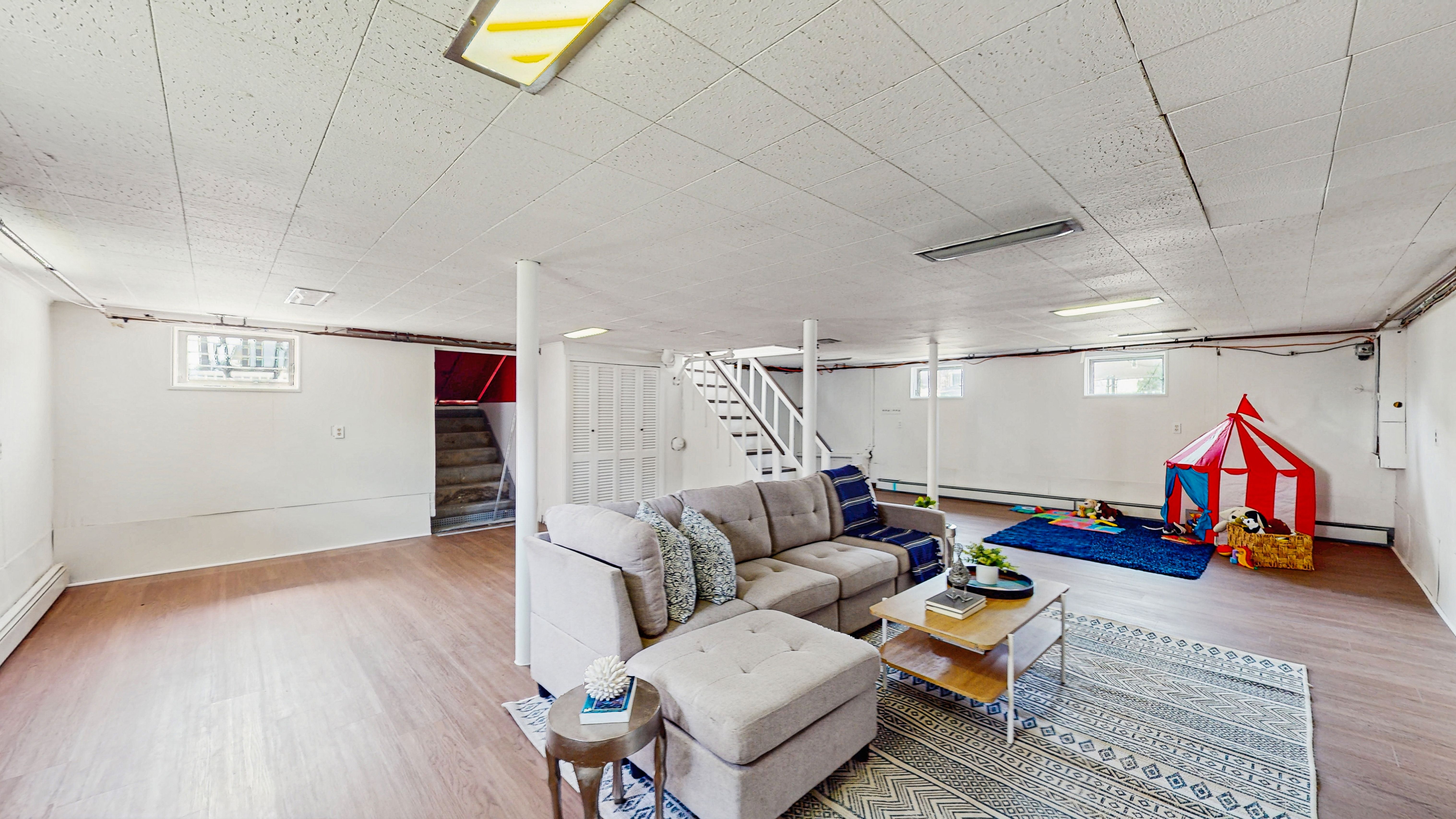 10 W Ridgedale Avenue 