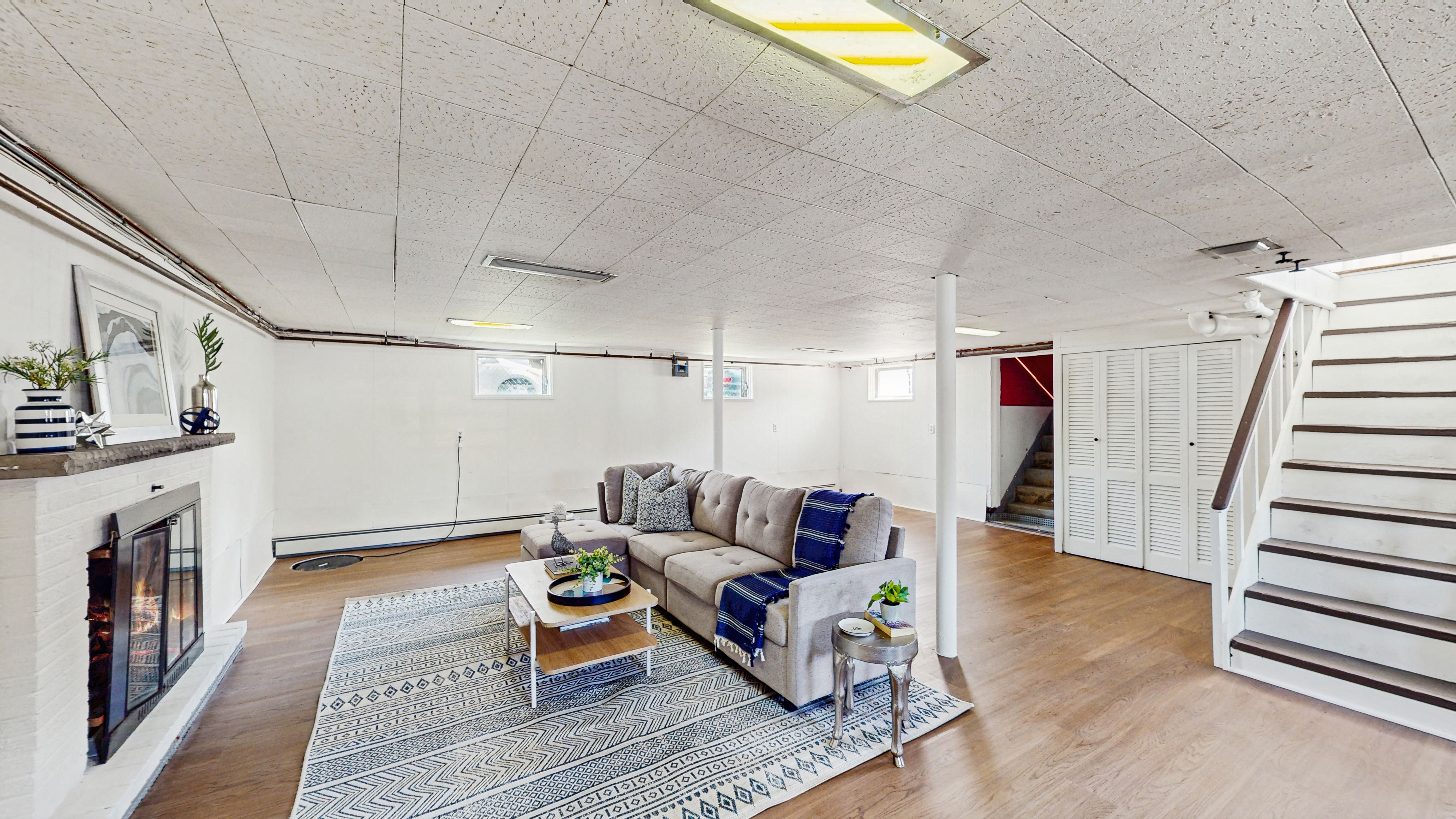 10 W Ridgedale Avenue 