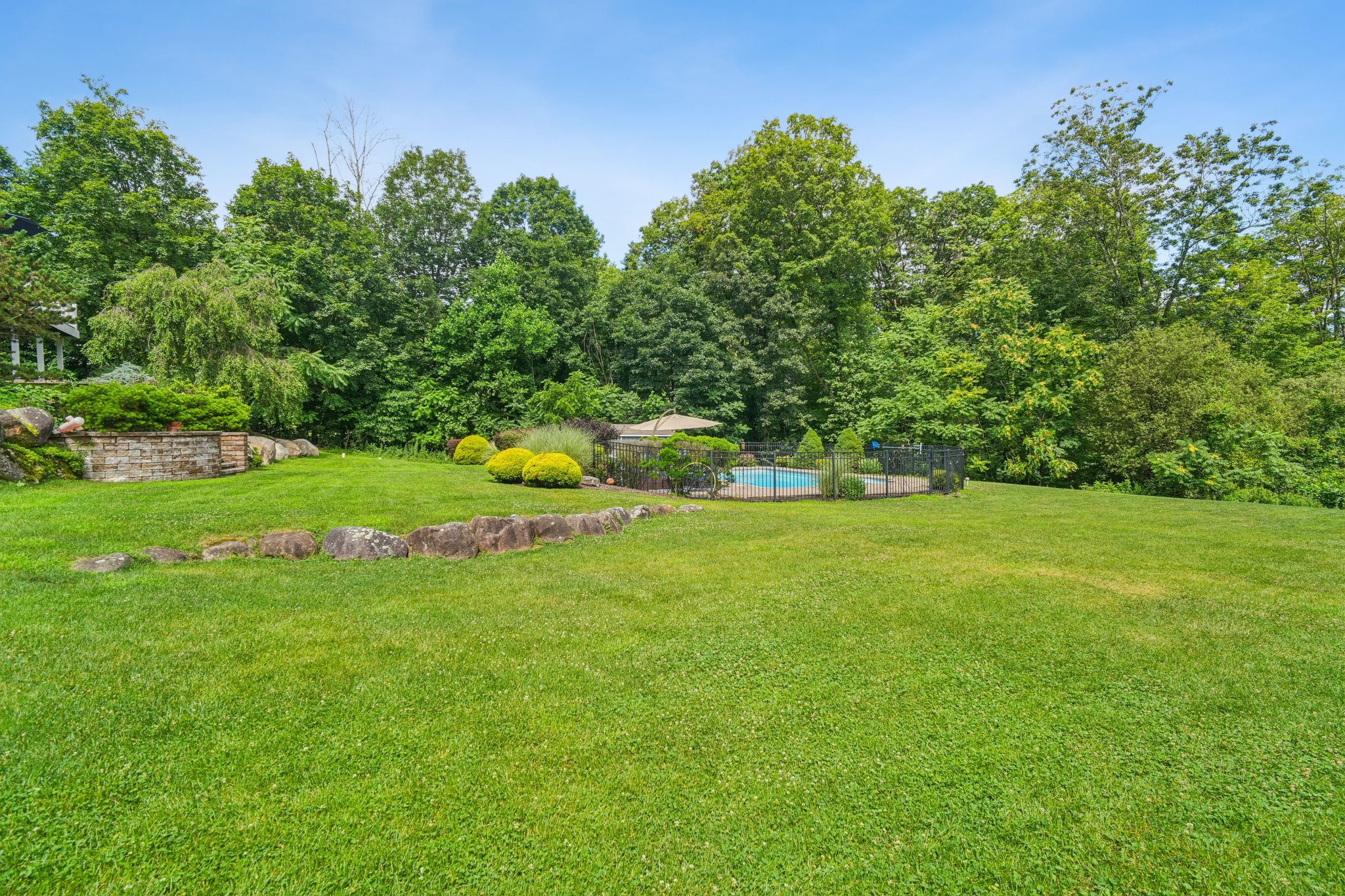 4 Hidden Acres Drive 