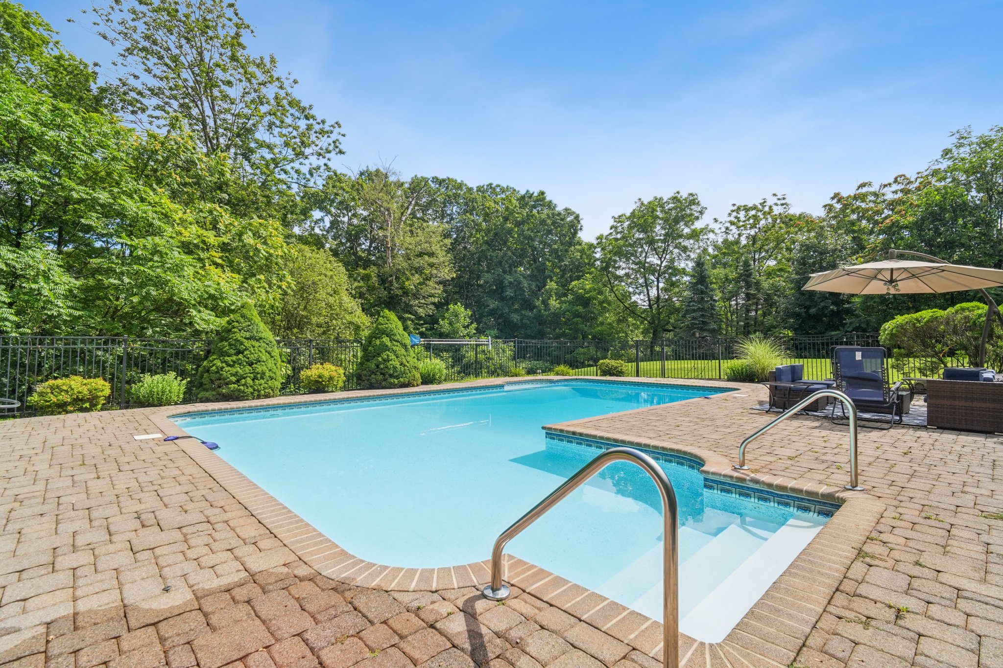 4 Hidden Acres Drive 