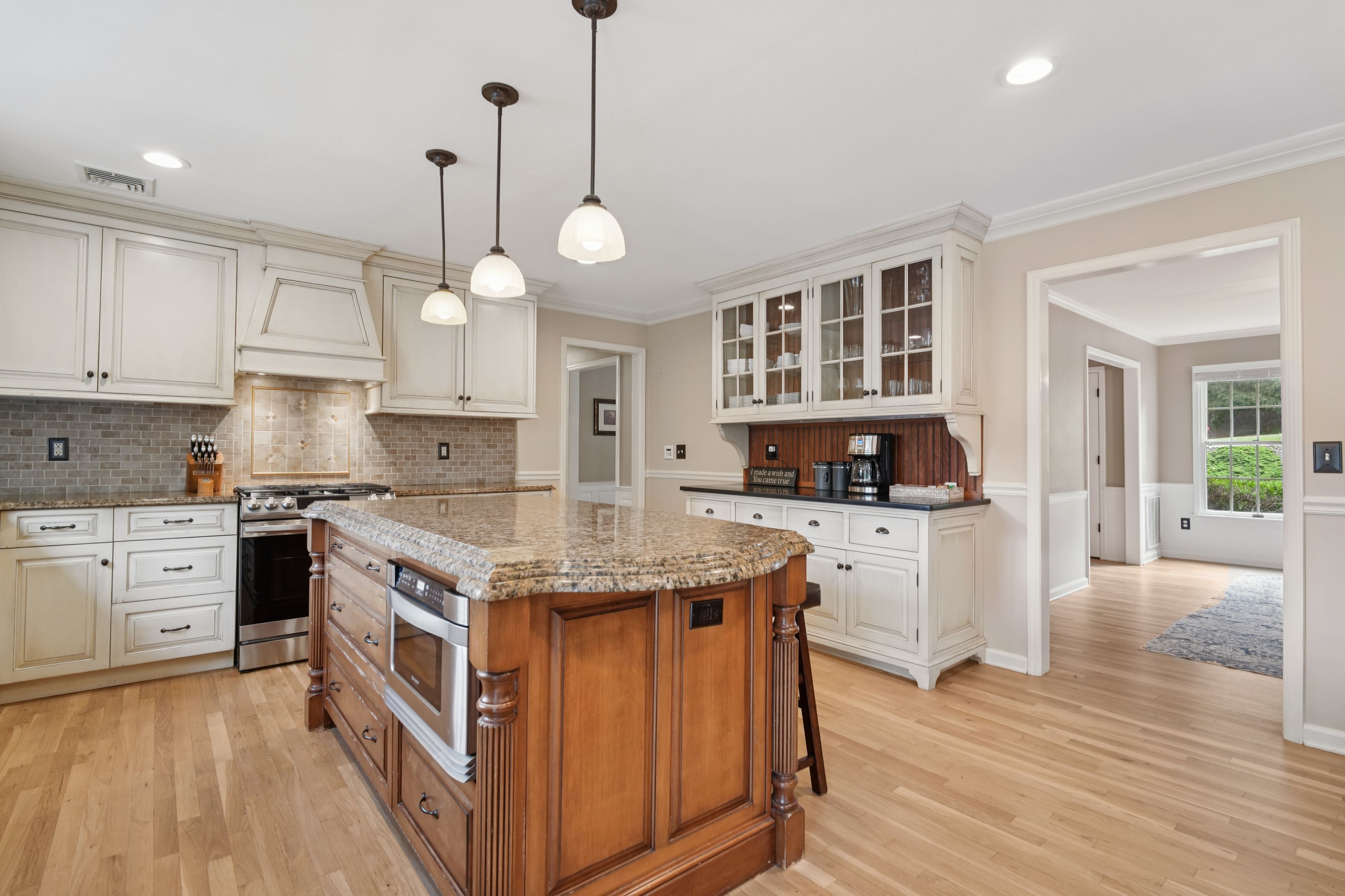 4 Hidden Acres Drive 