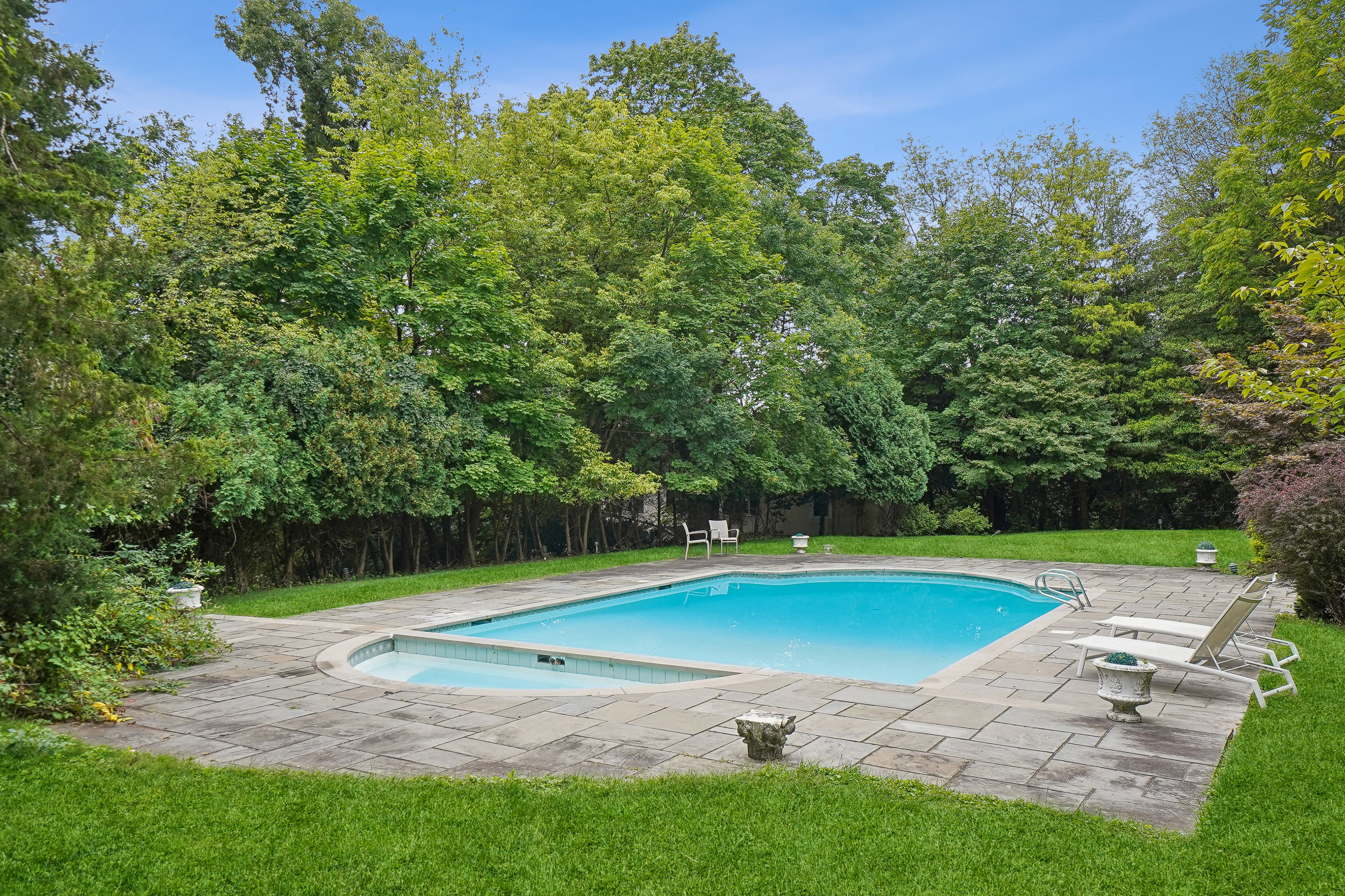 25 Prospect Avenue 