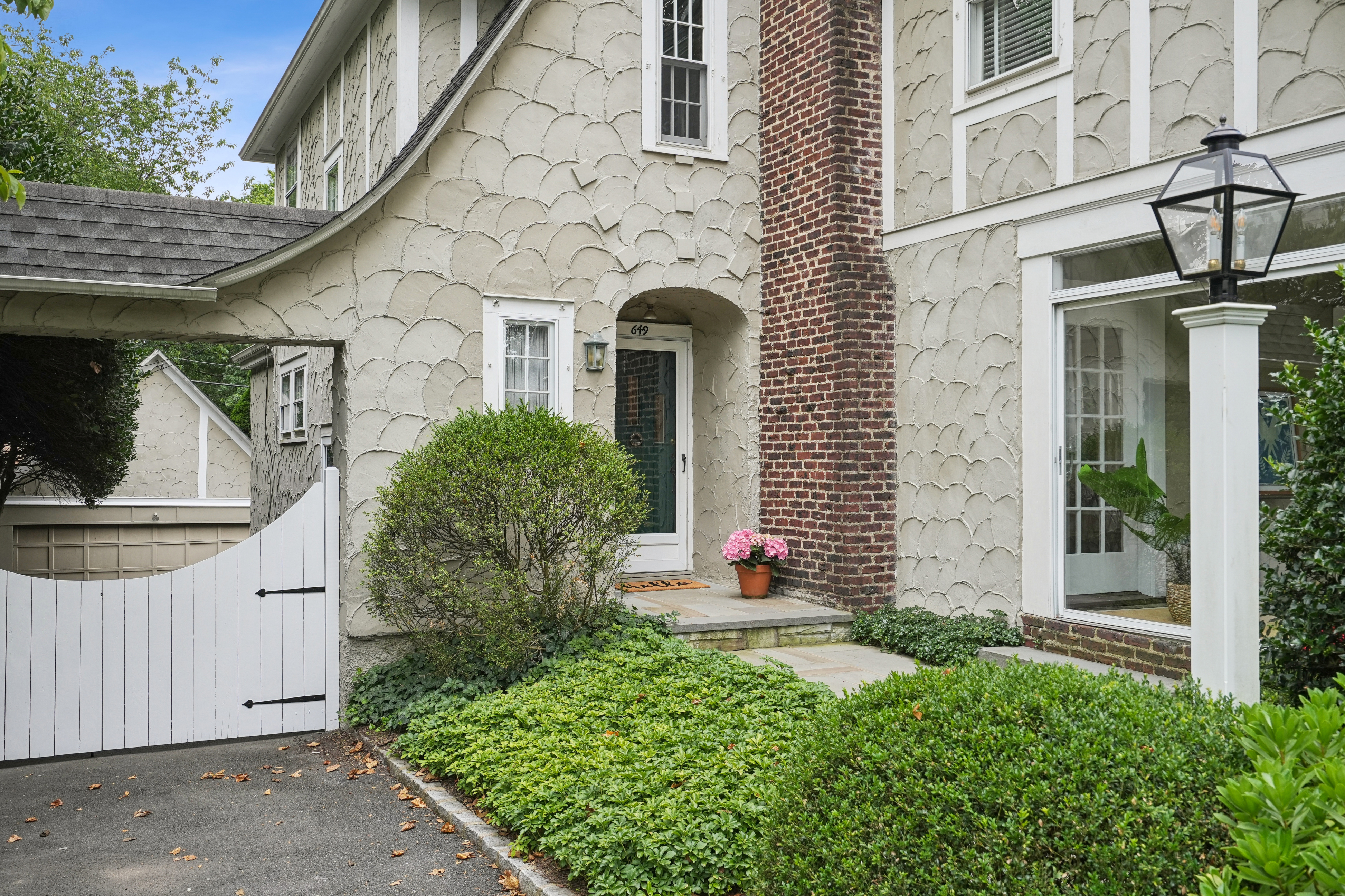 649 Ridgewood Avenue 