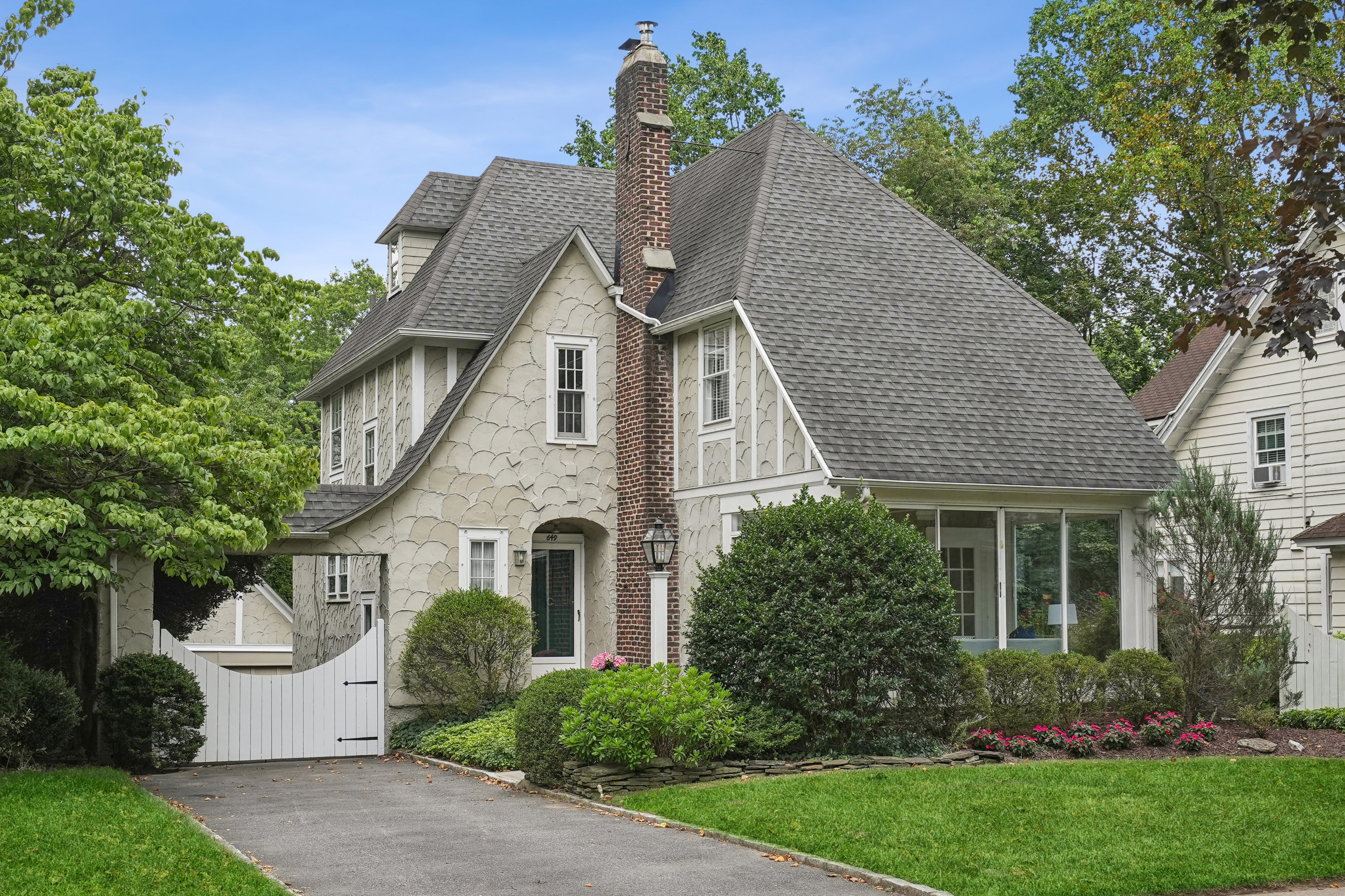 649 Ridgewood Avenue 