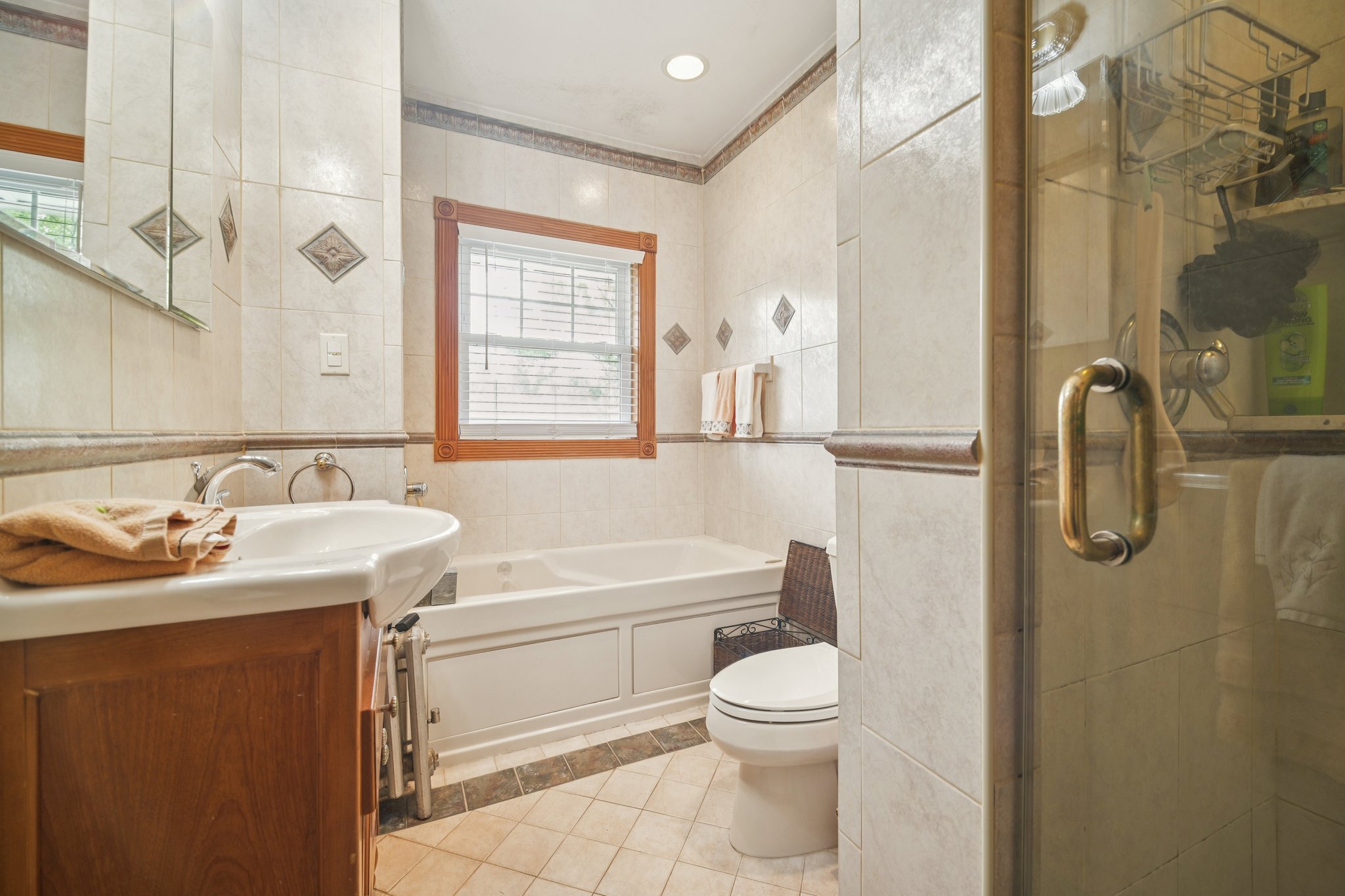 124 Midland Avenue Unit 2