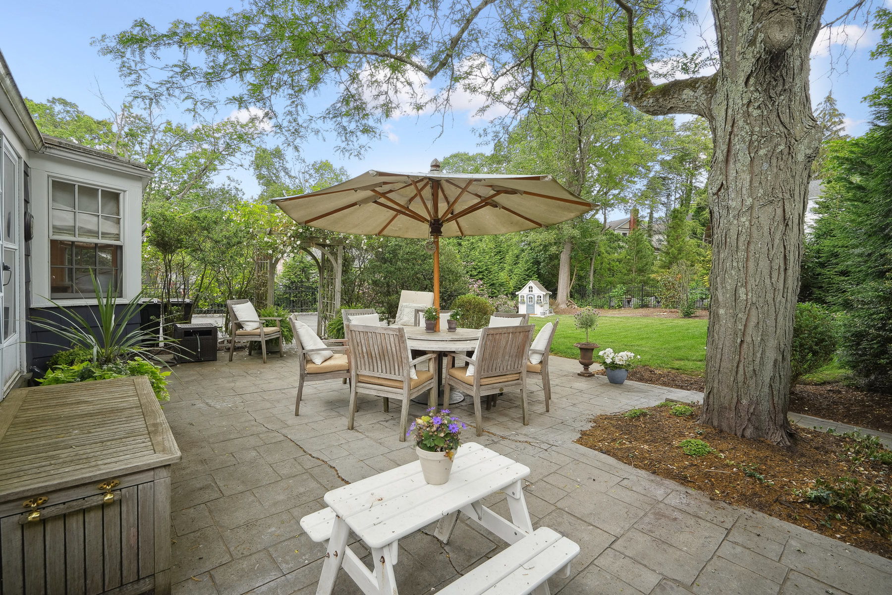 11 Hickory Road 