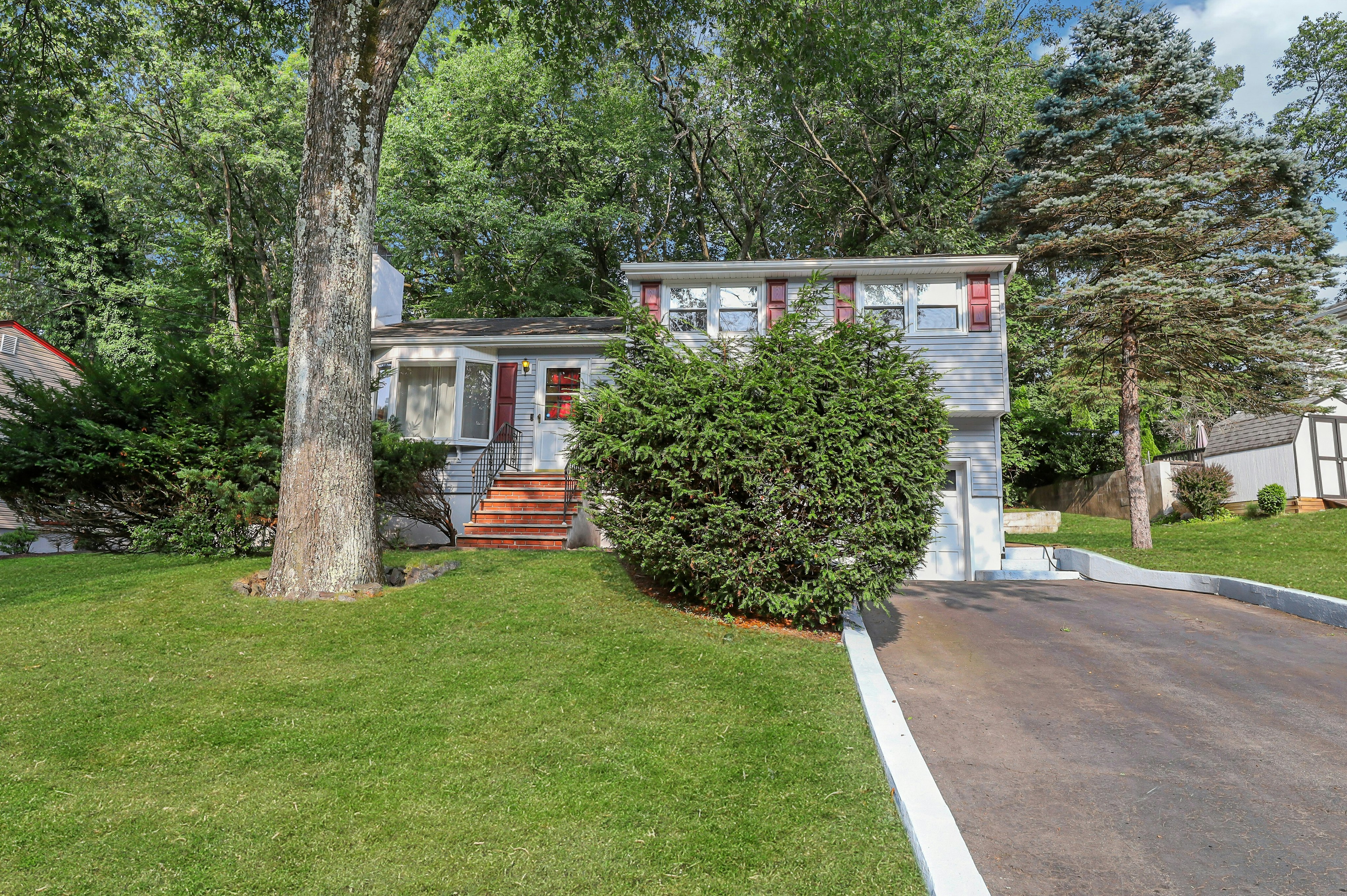 97 Knolls Road 