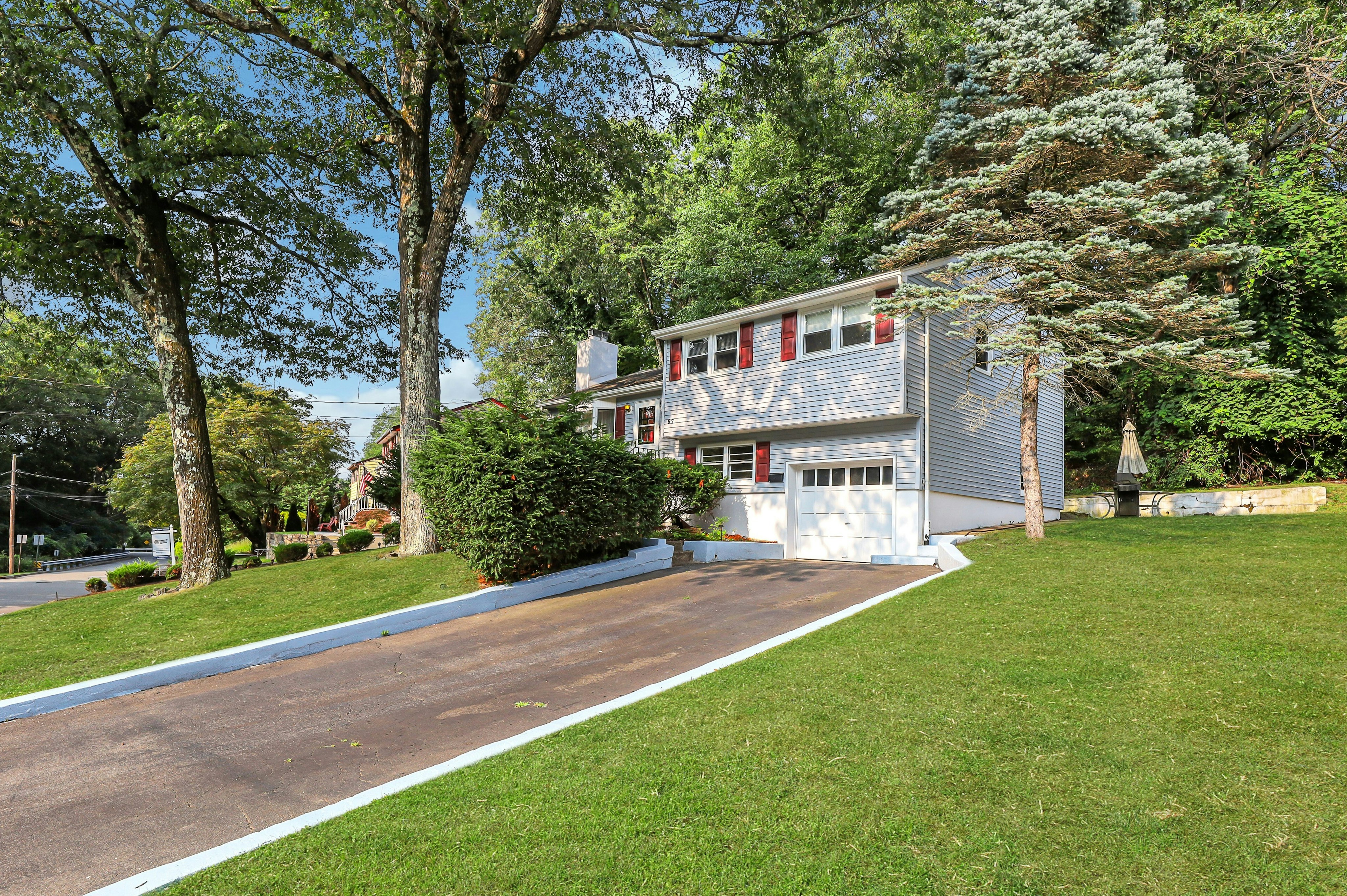 97 Knolls Road 