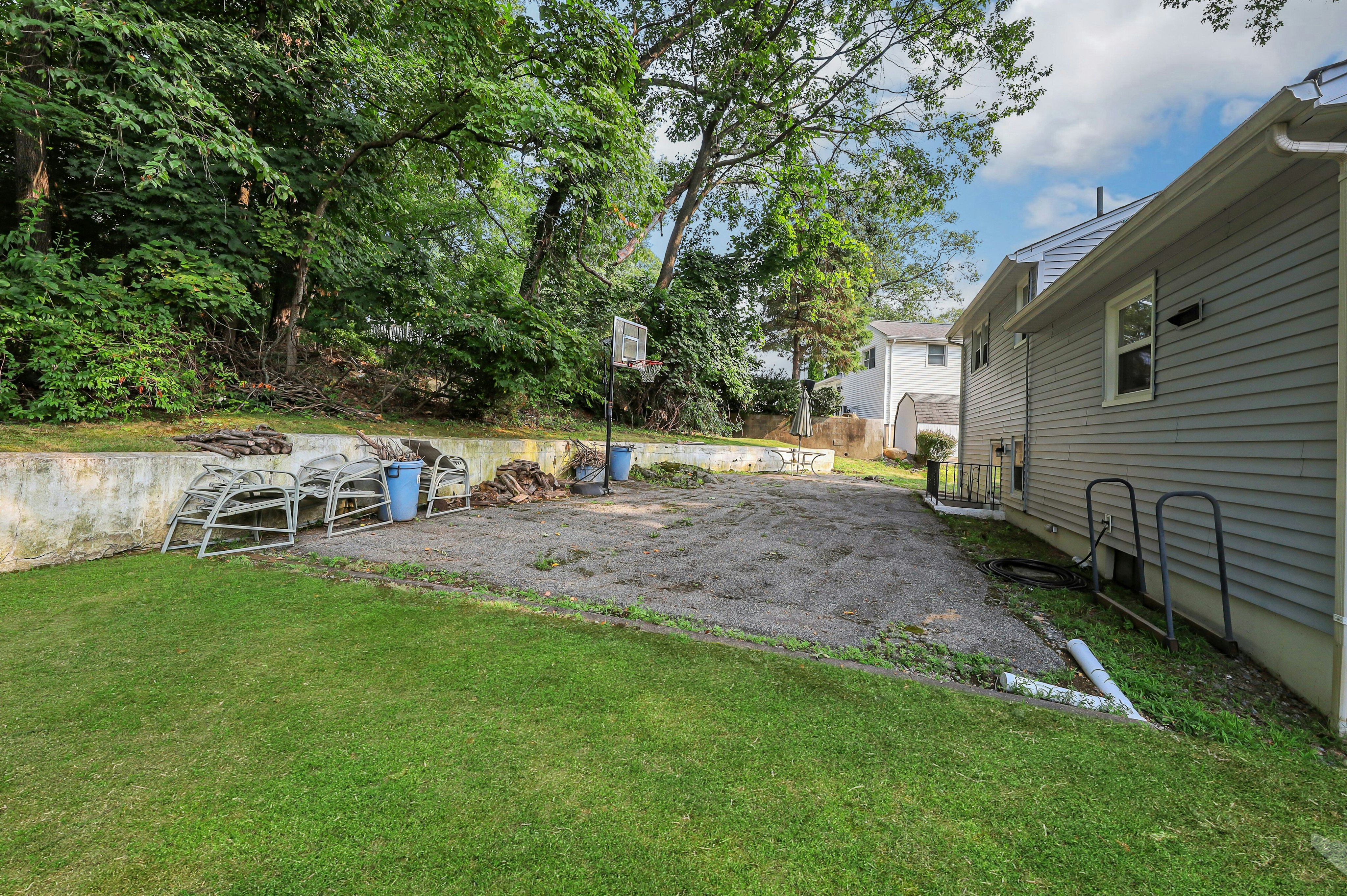 97 Knolls Road 