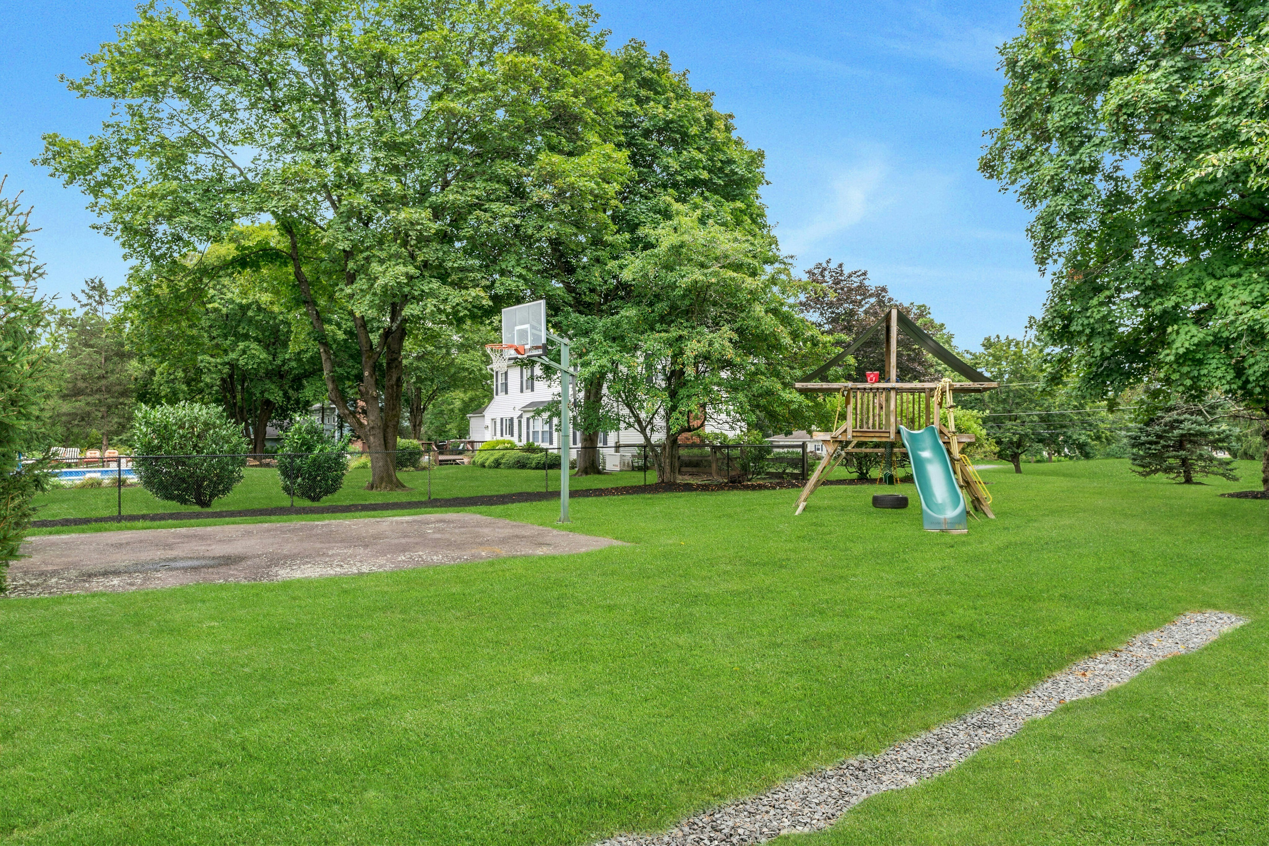 4 Tuxford Terrace 