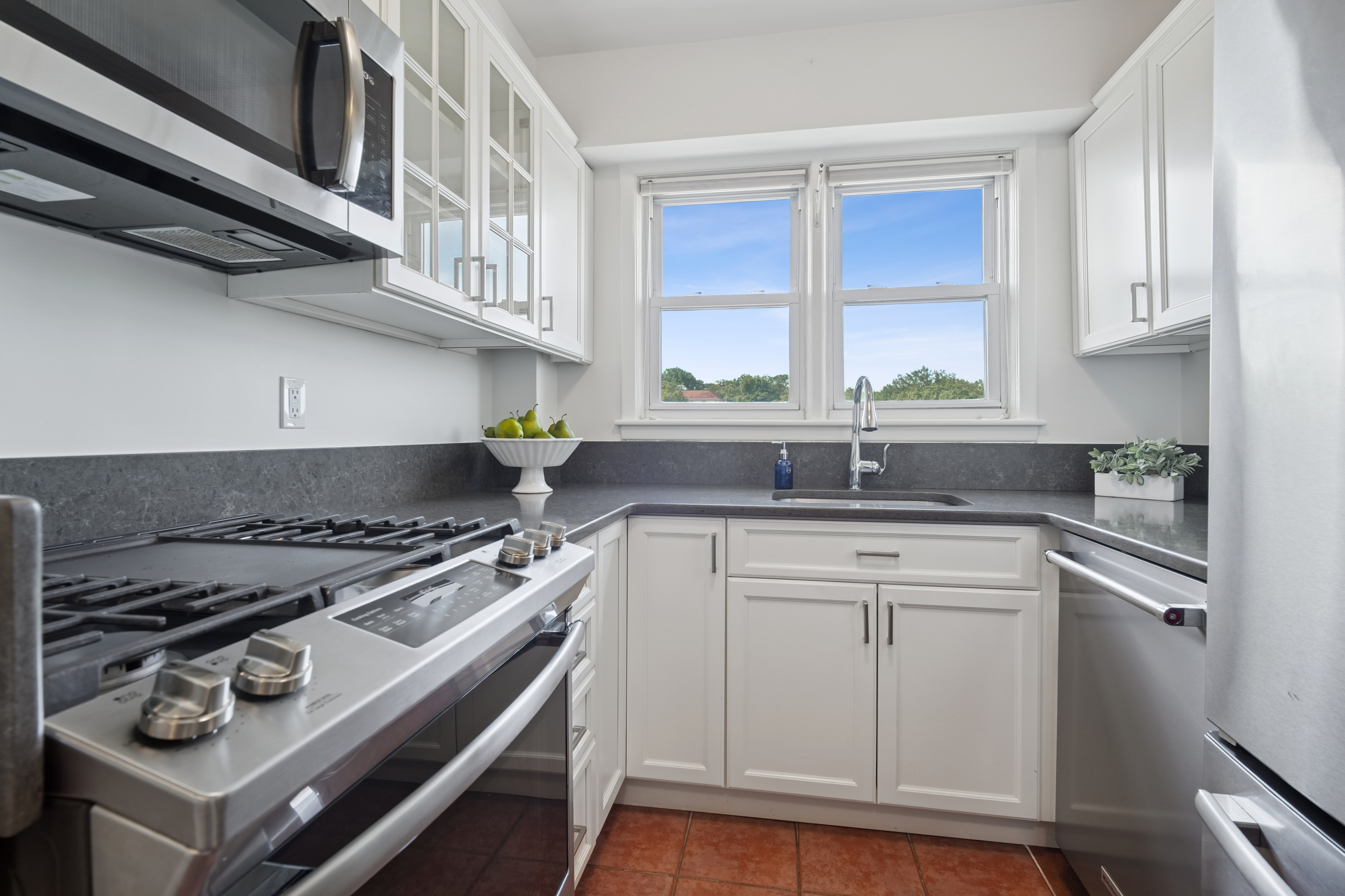 415 Claremont Avenue #4F