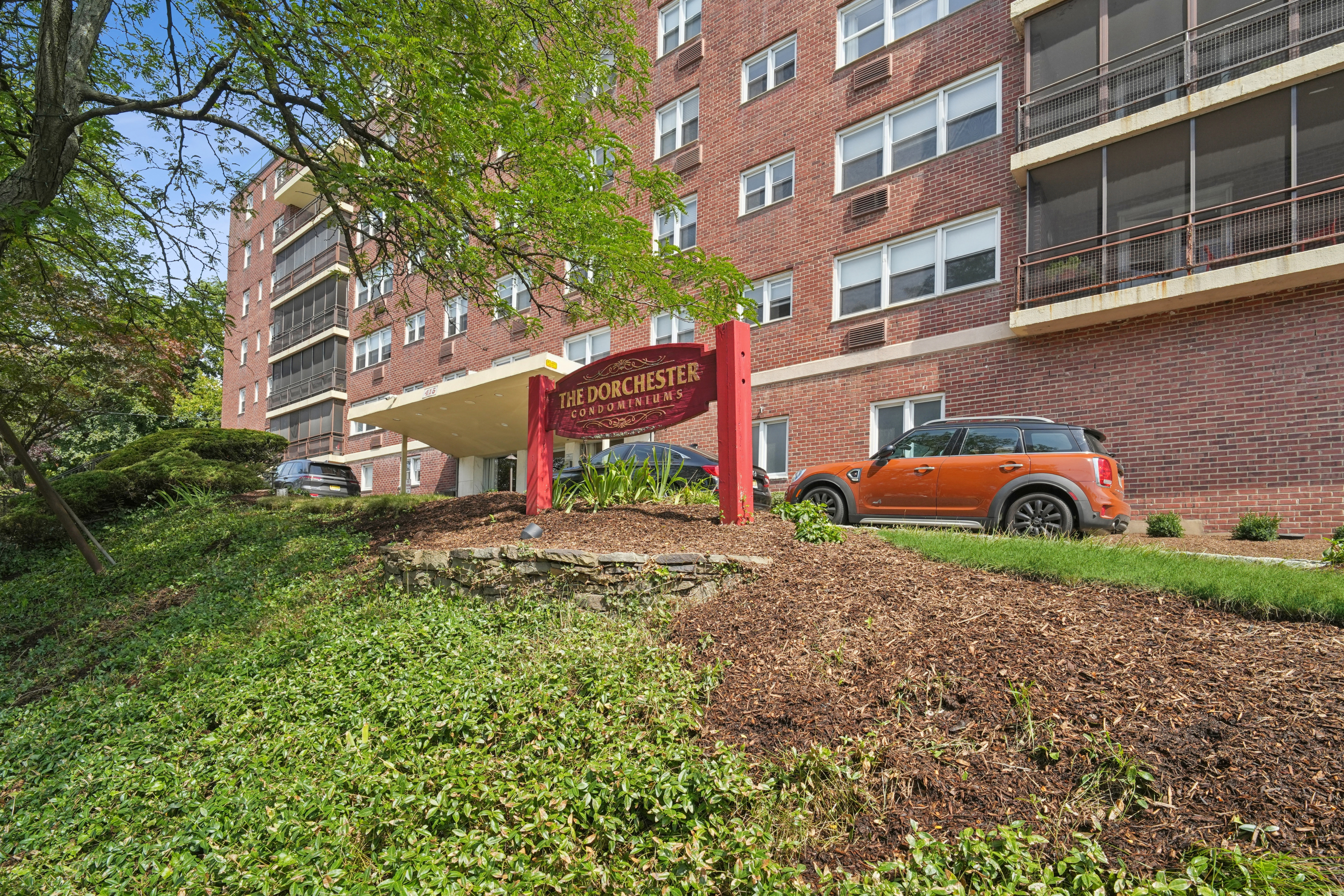 415 Claremont Avenue #4F