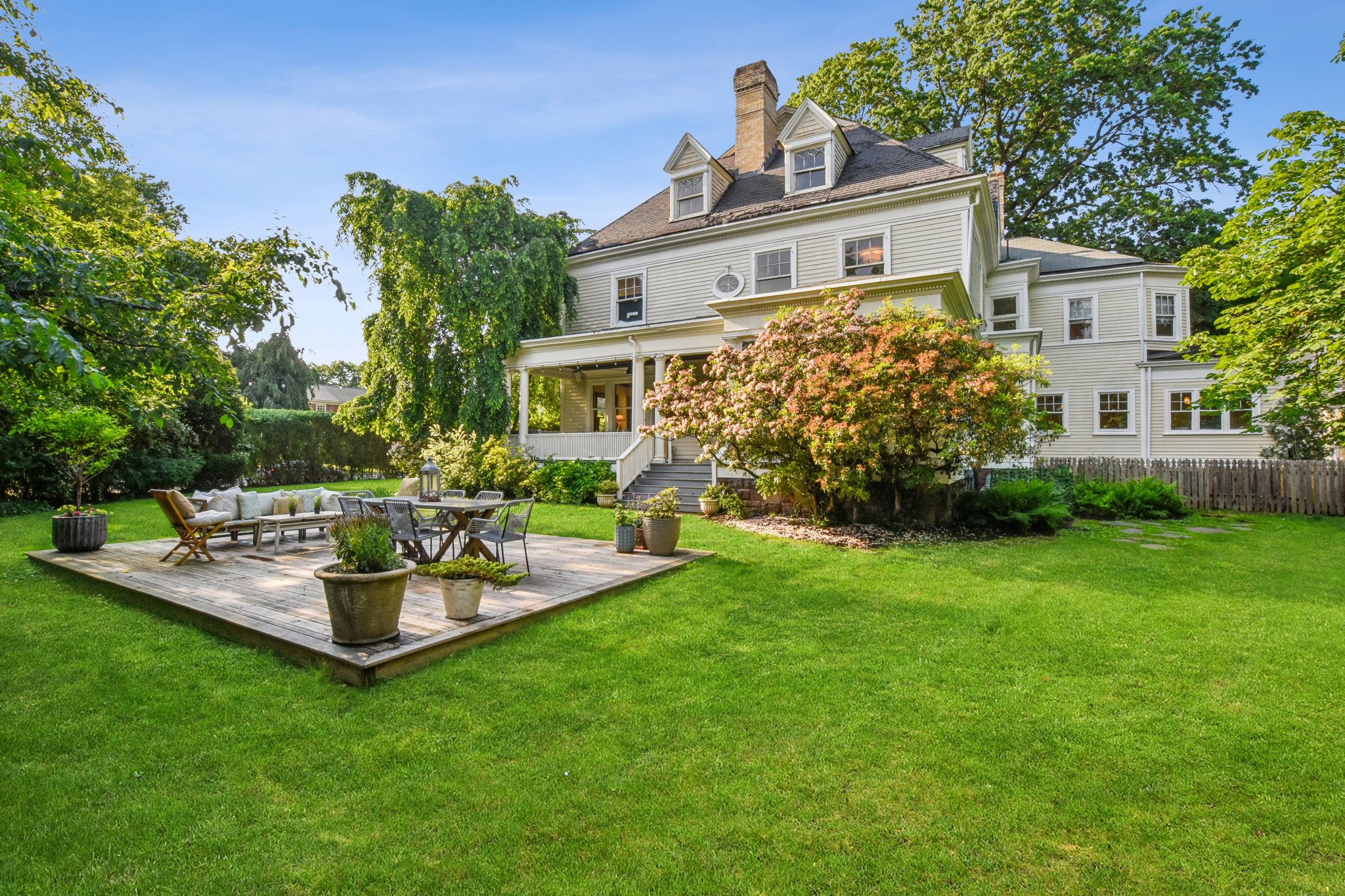 83 S Fullerton Avenue 