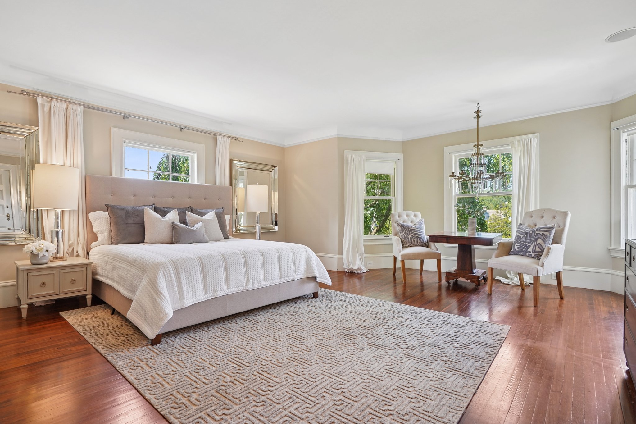 83 S Fullerton Avenue 