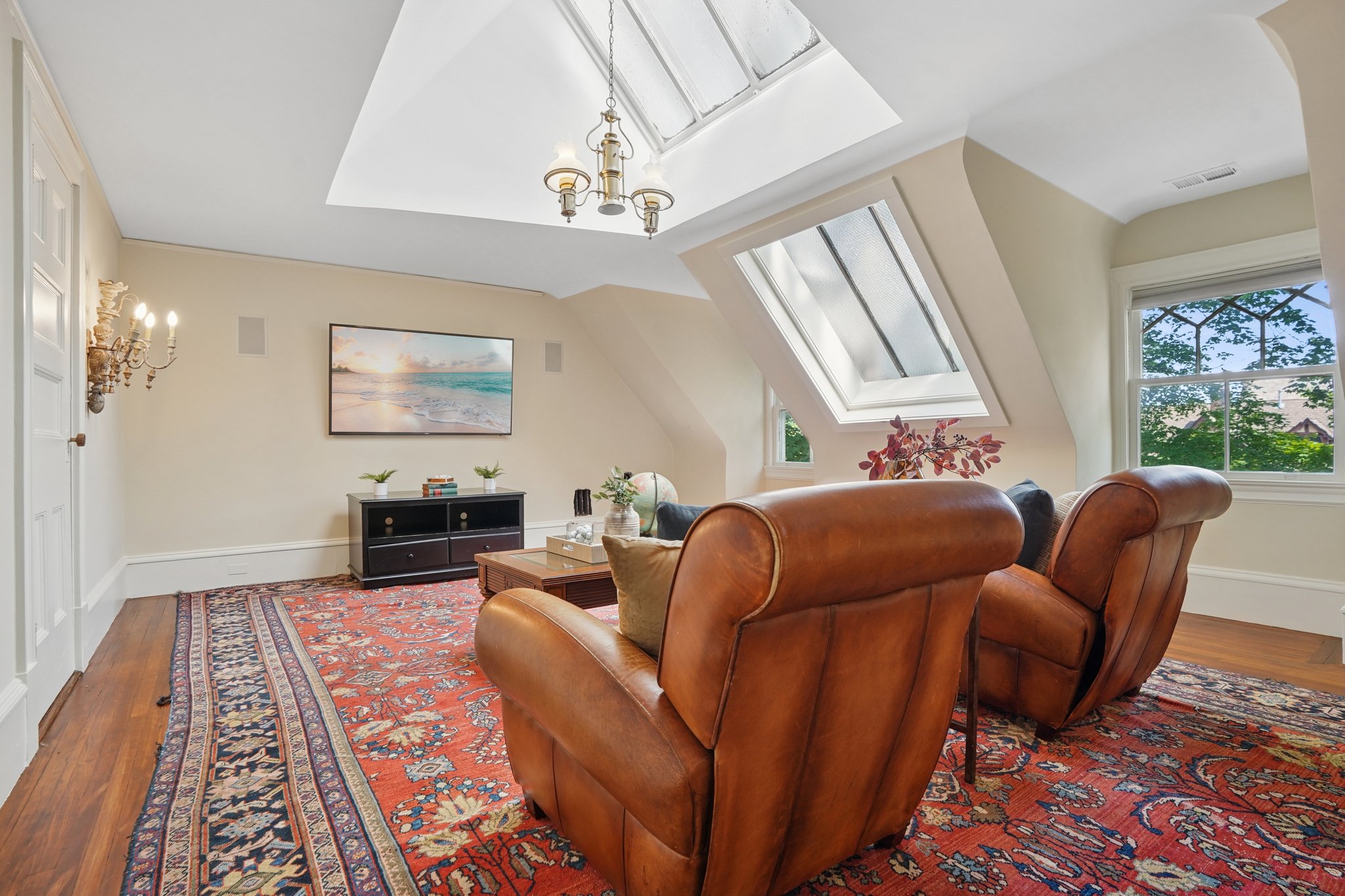 83 S Fullerton Avenue 