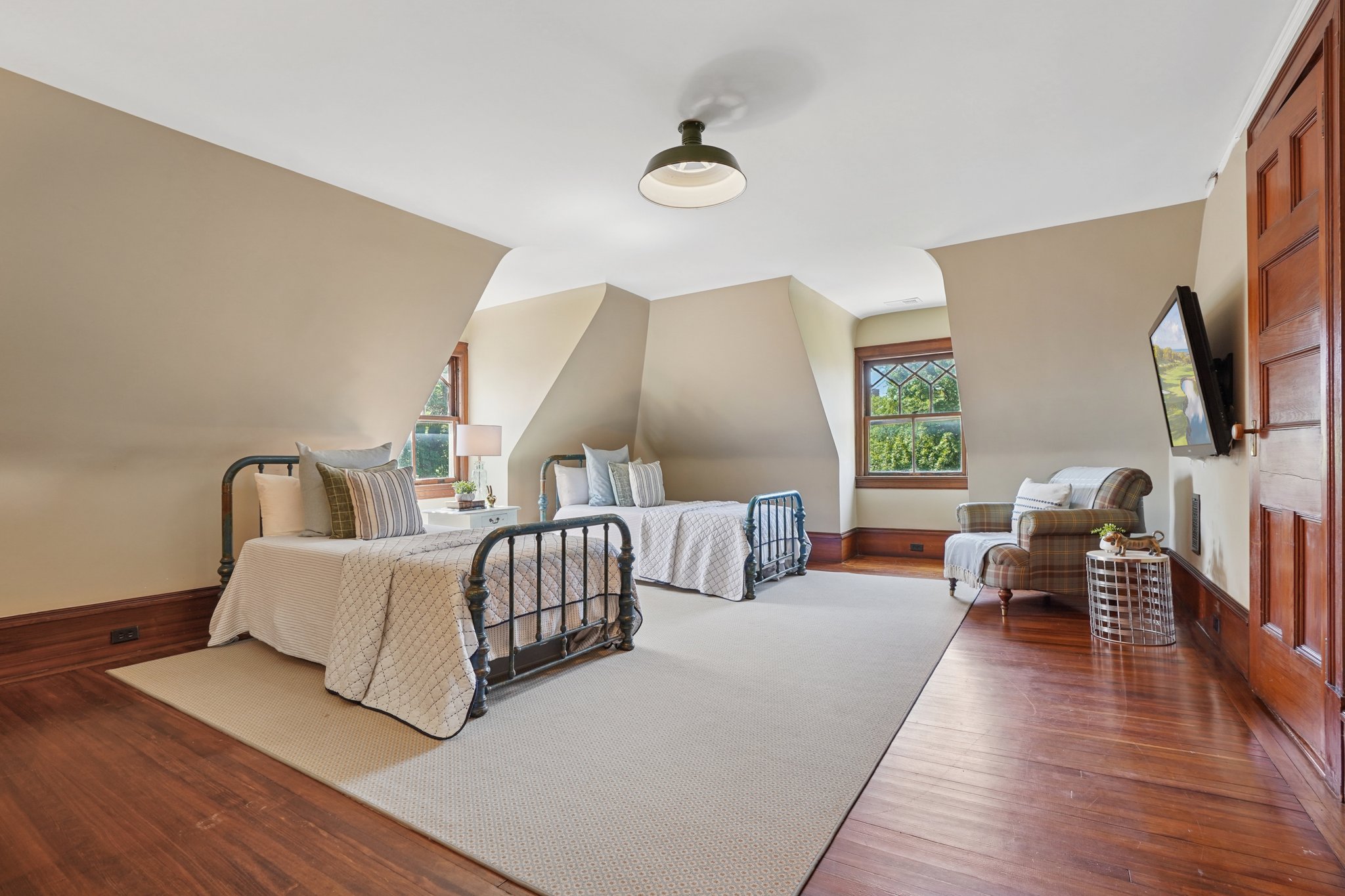 83 S Fullerton Avenue 