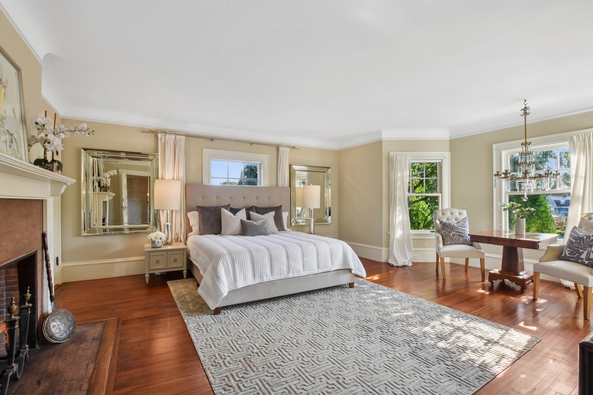 83 S Fullerton Avenue 