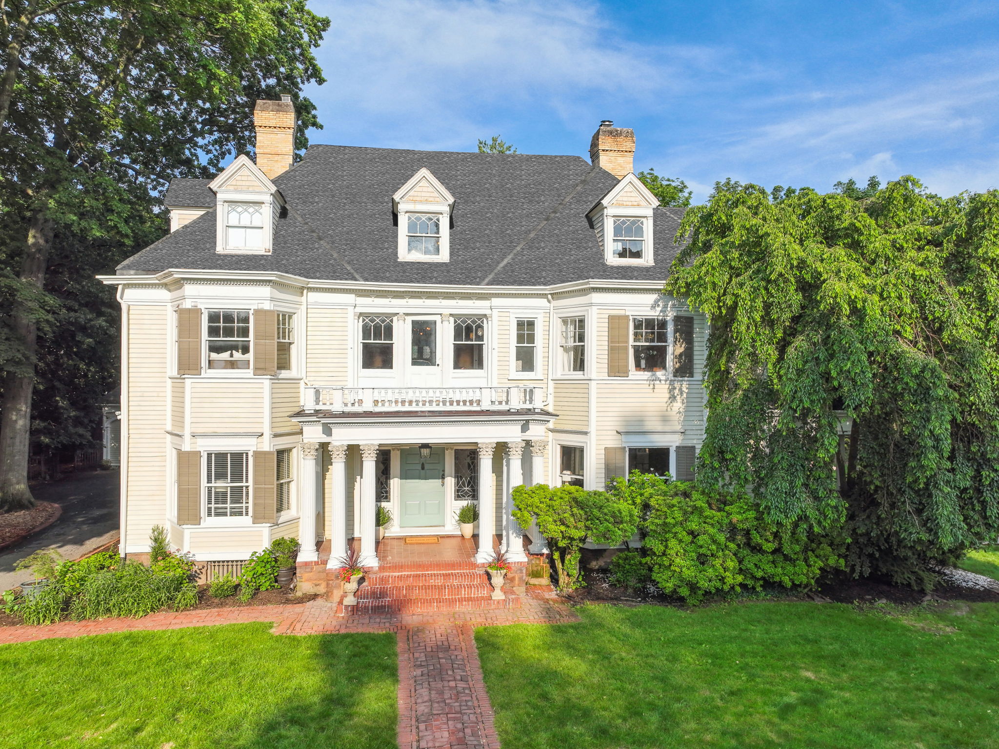 83 S Fullerton Avenue 