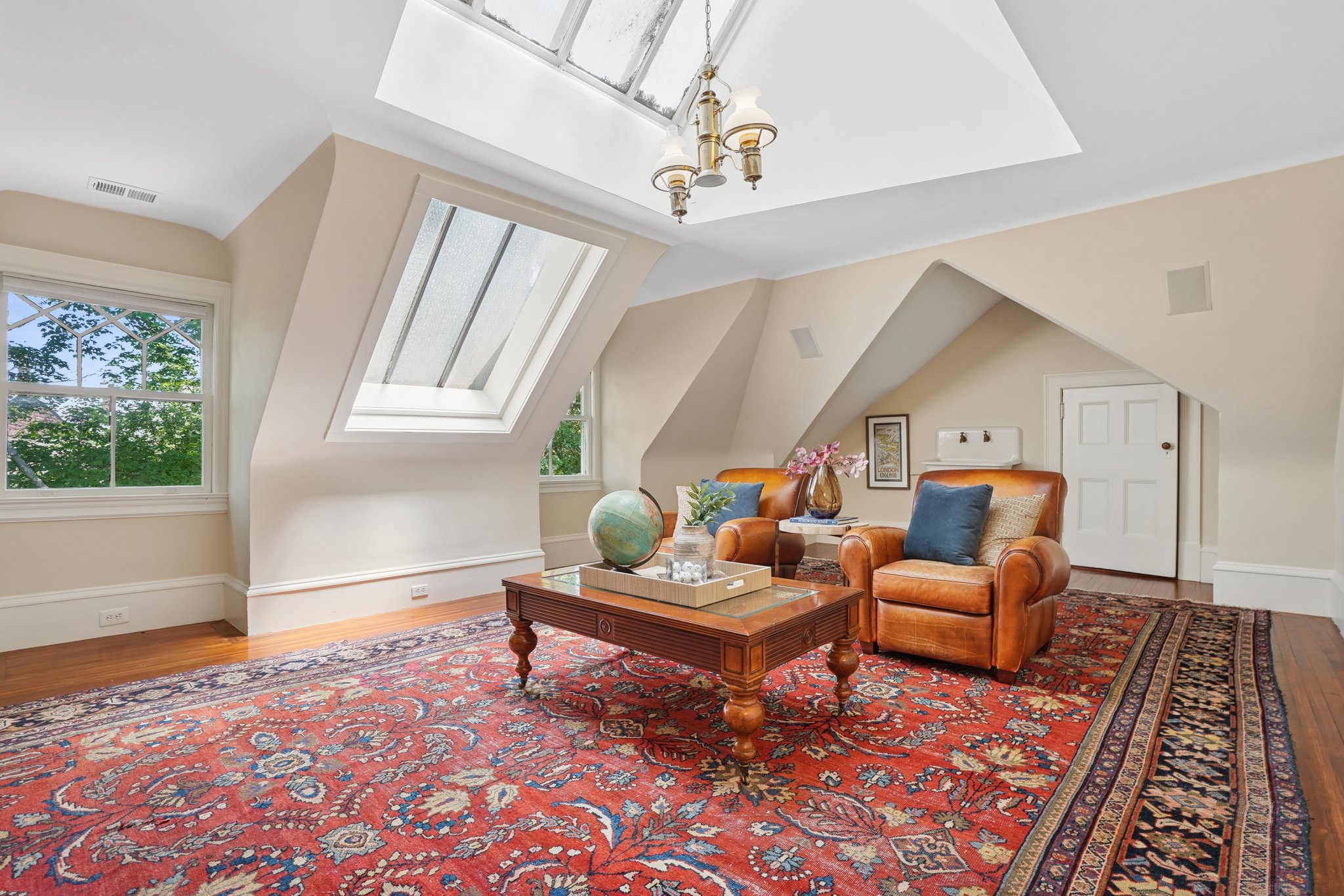 83 S Fullerton Avenue 