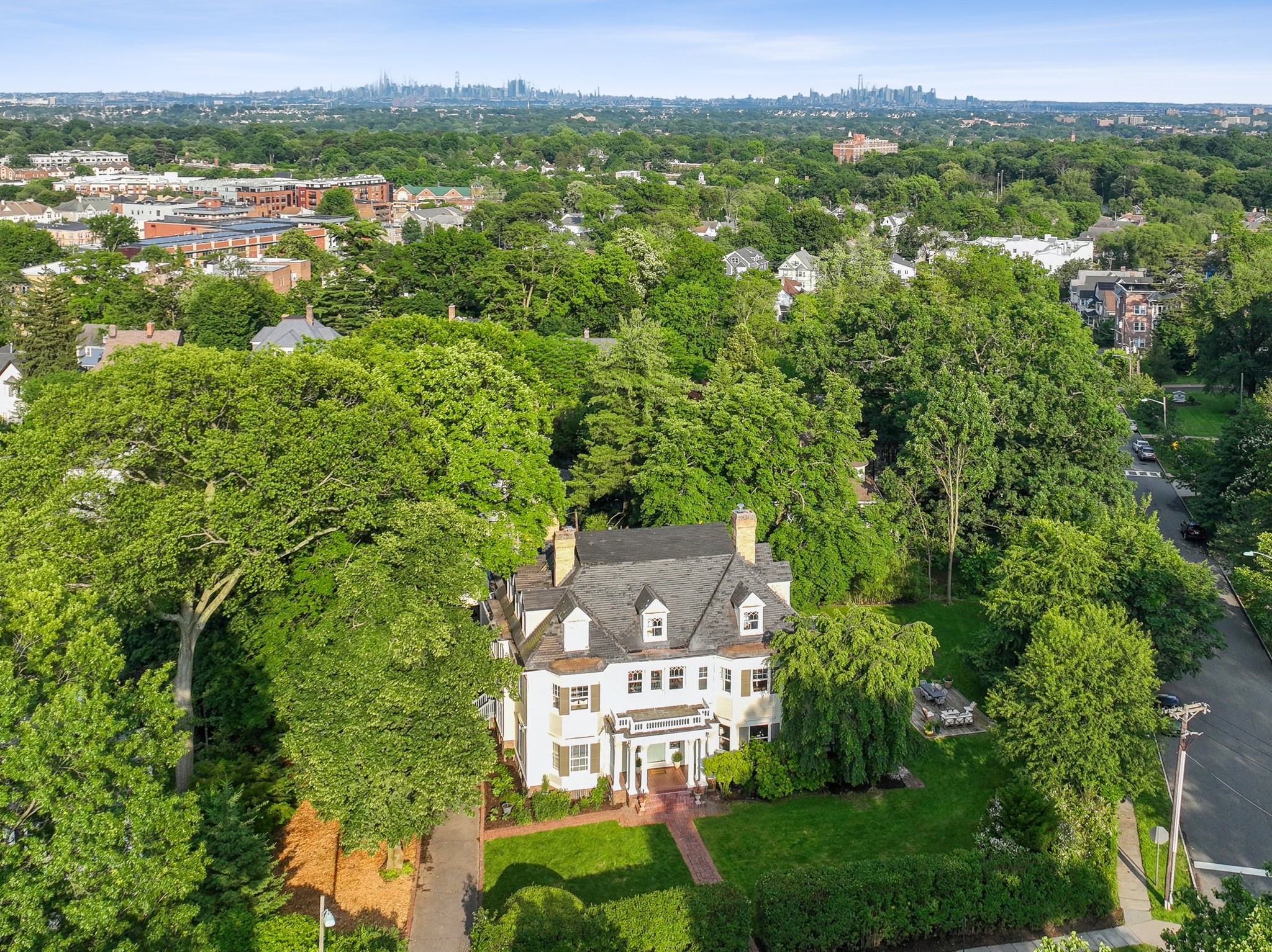 83 S Fullerton Avenue 