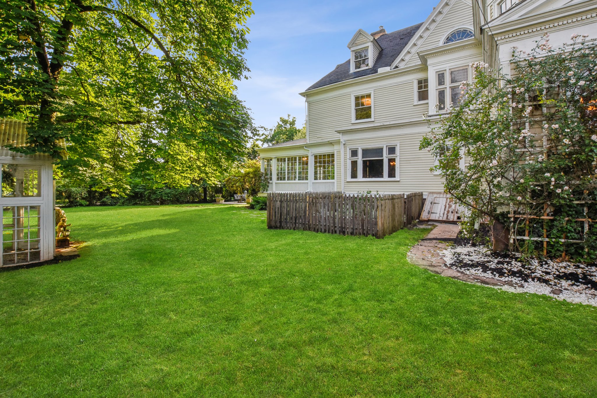 83 S Fullerton Avenue 