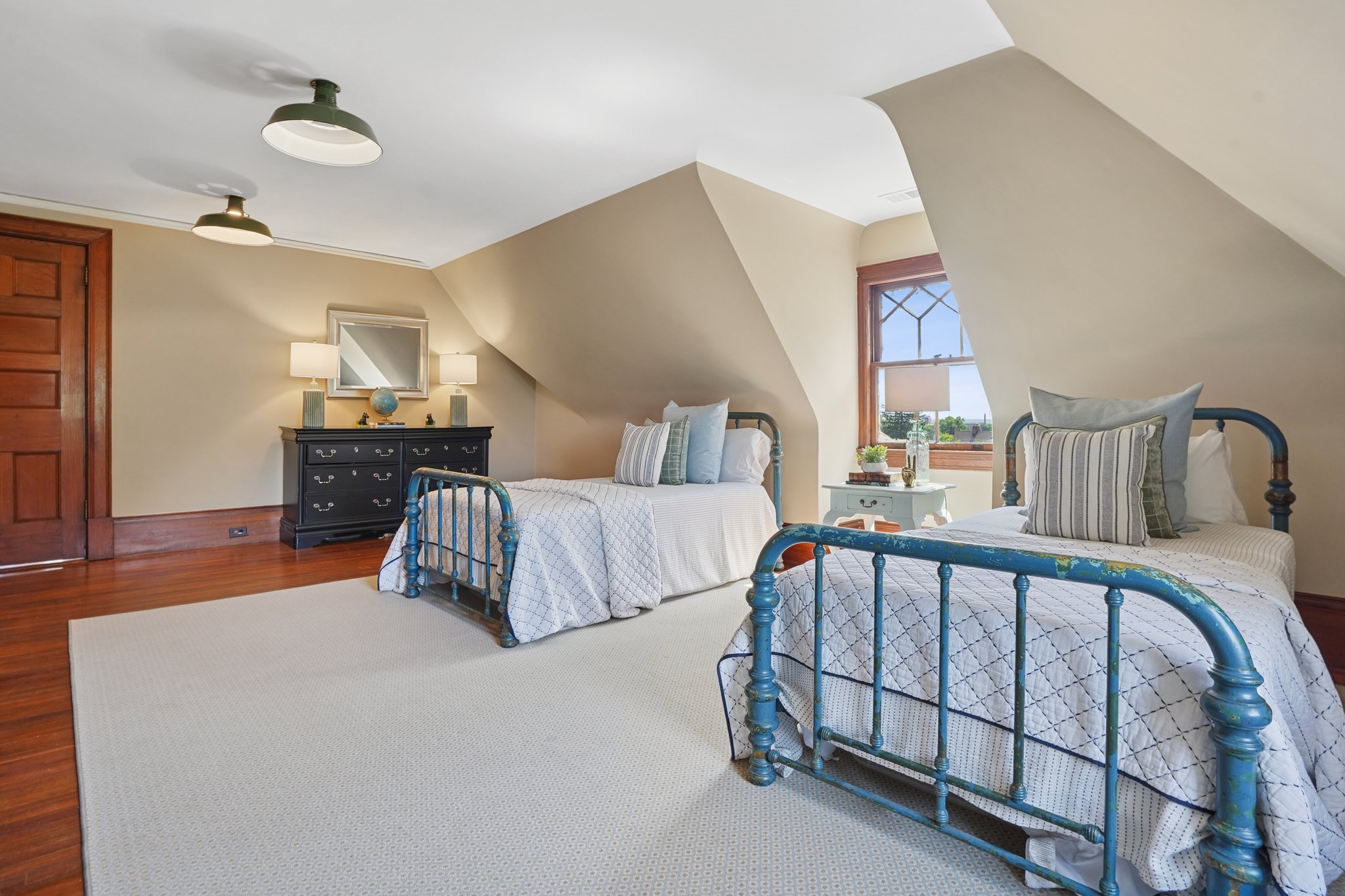 83 S Fullerton Avenue 