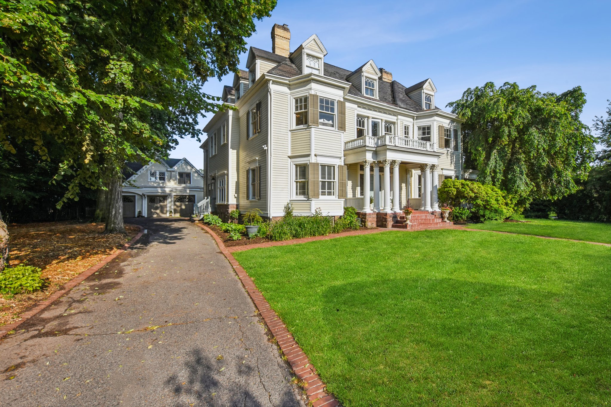 83 S Fullerton Avenue 