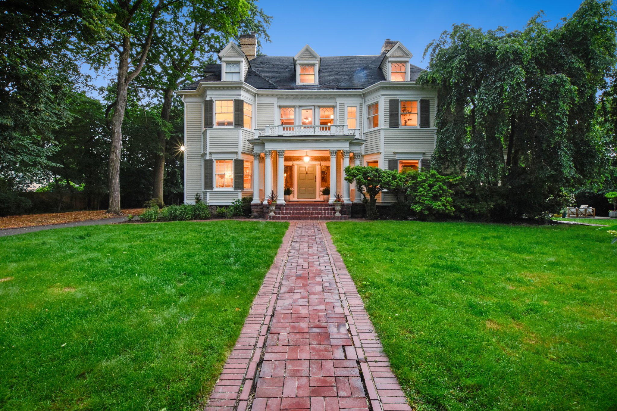 83 S Fullerton Avenue 