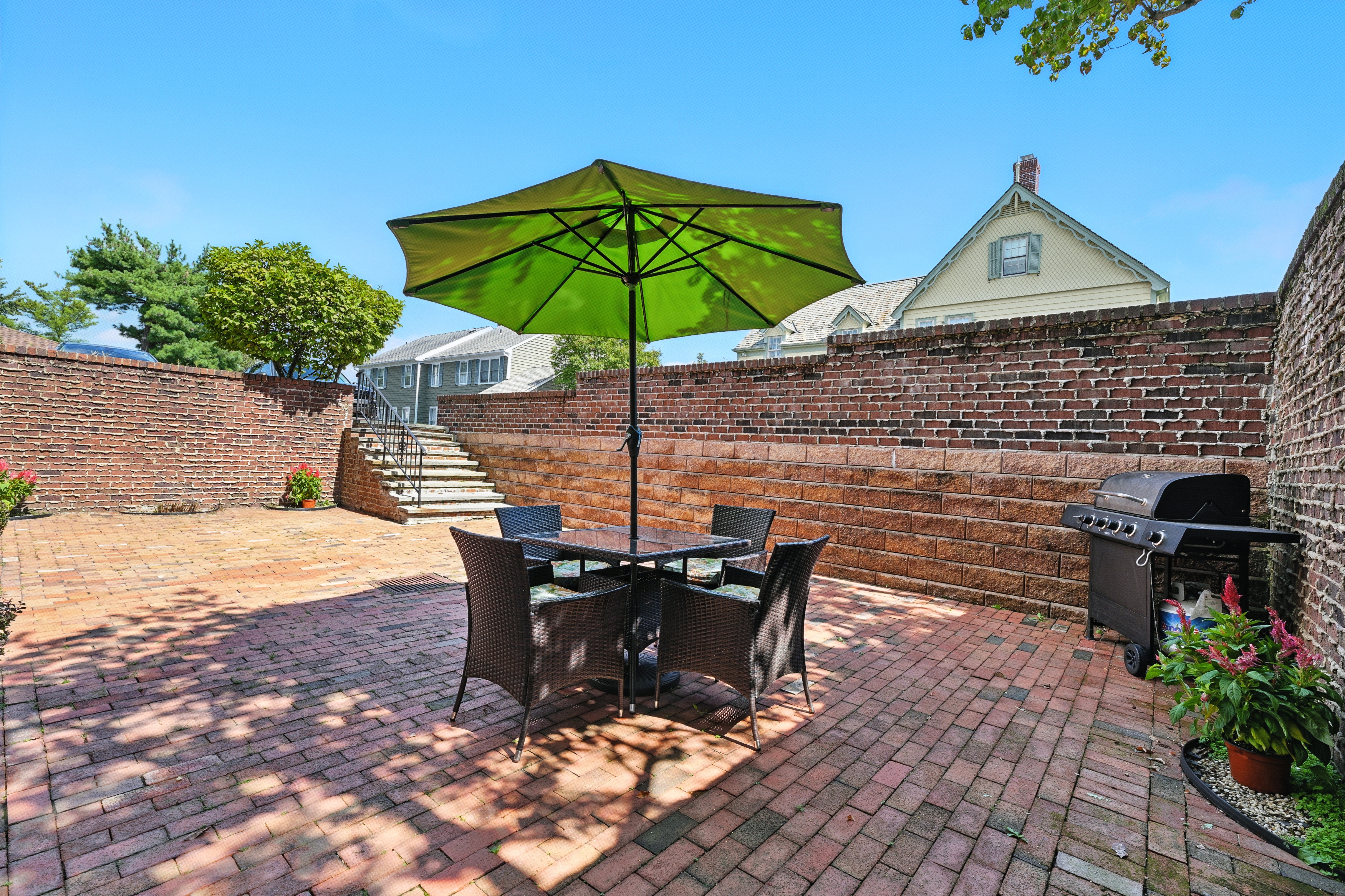 25 Murray Hill Square B:25 U:25