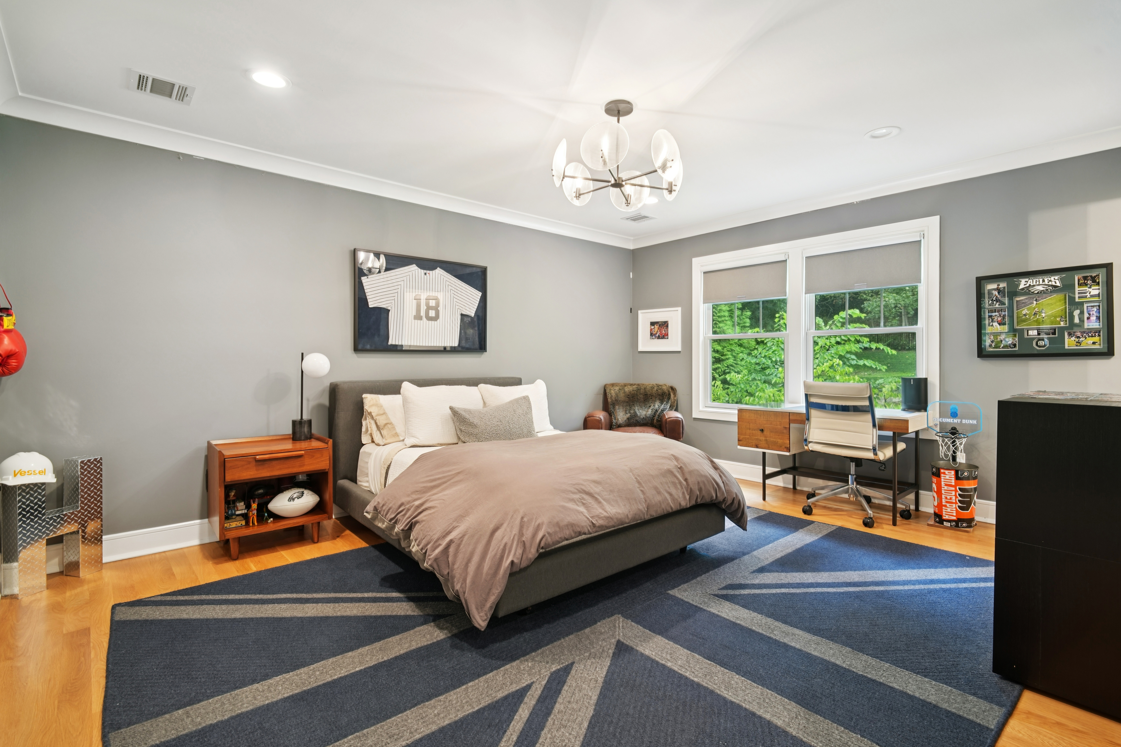 16 Cliffside Drive 
