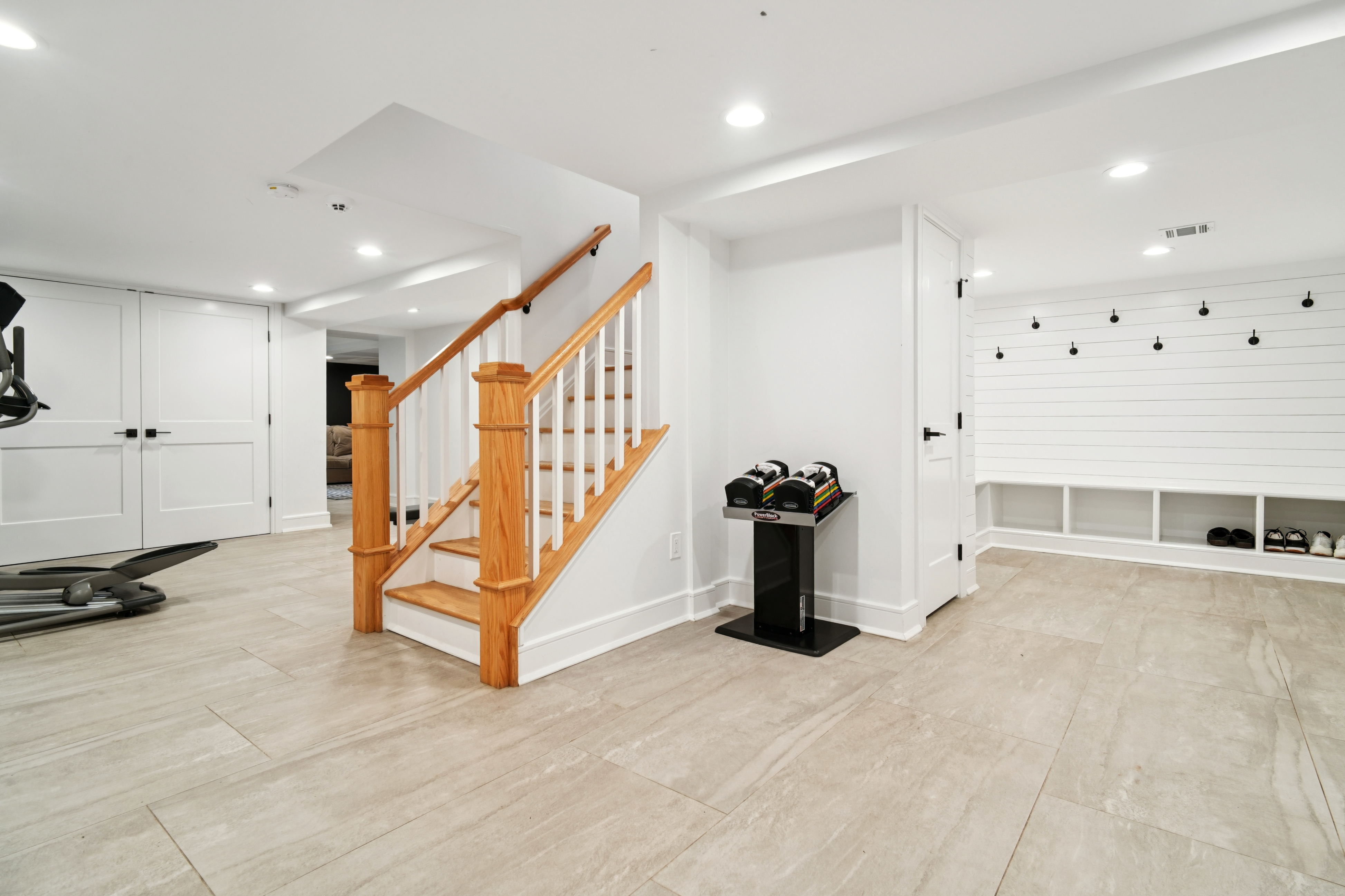 16 Cliffside Drive 