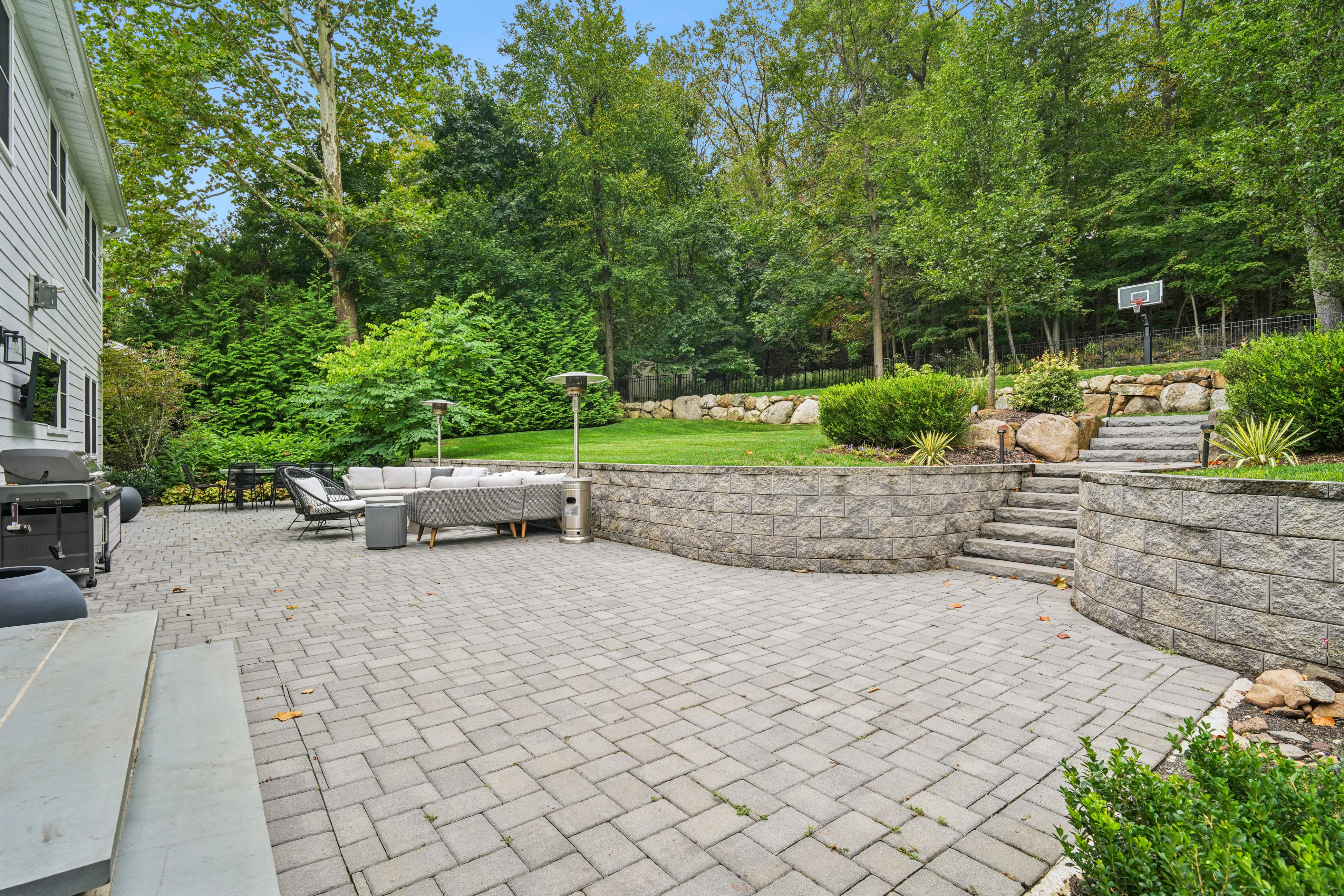 16 Cliffside Drive 