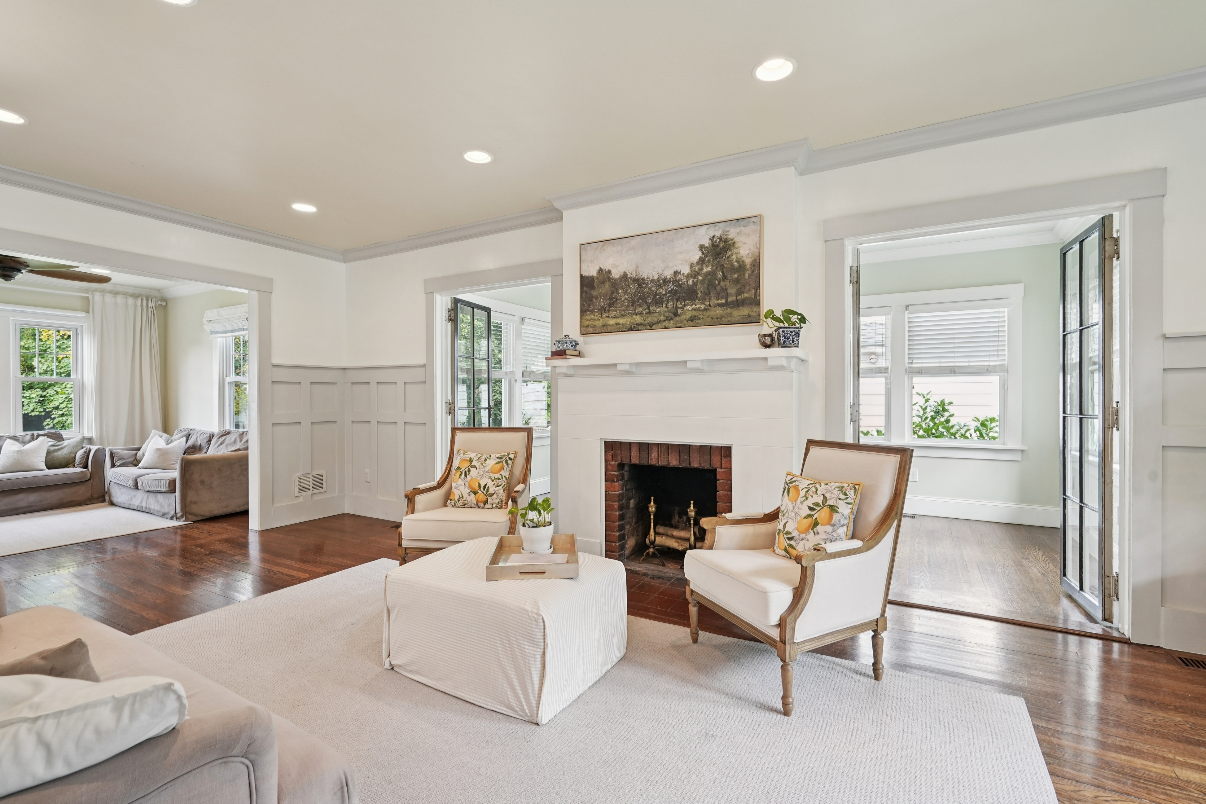 10 Waldron Avenue 