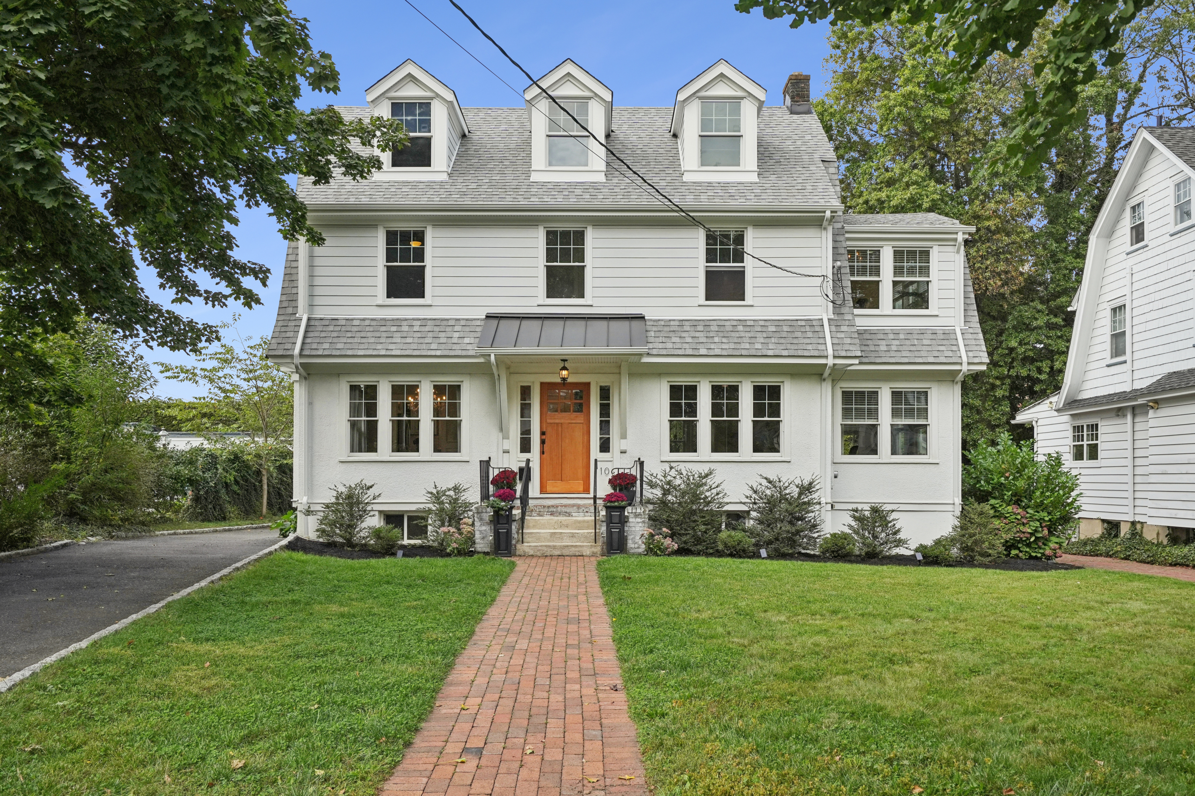 10 Waldron Avenue 