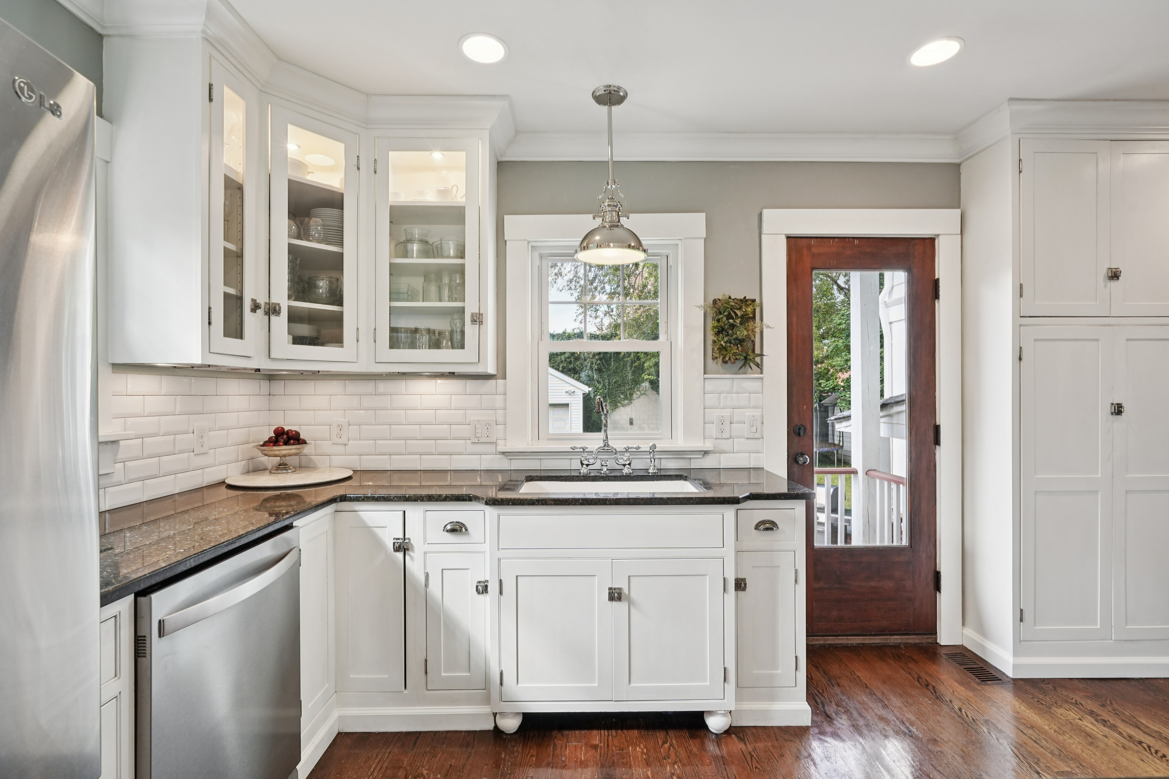10 Waldron Avenue 