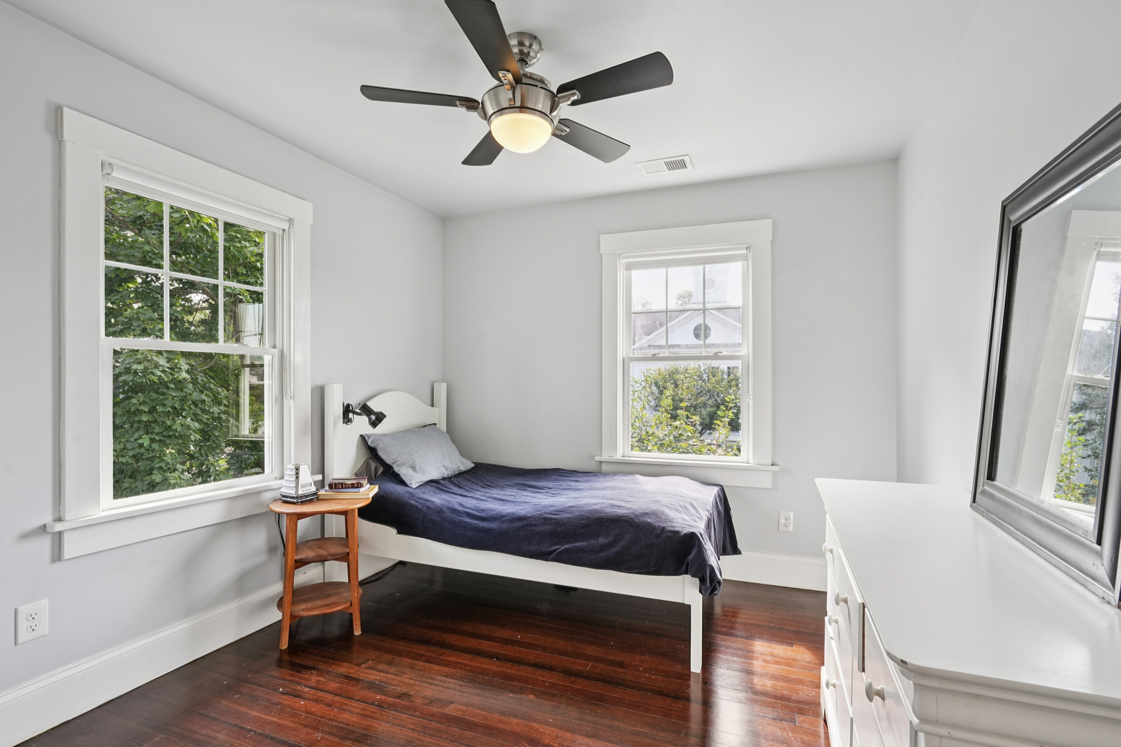 10 Waldron Avenue 