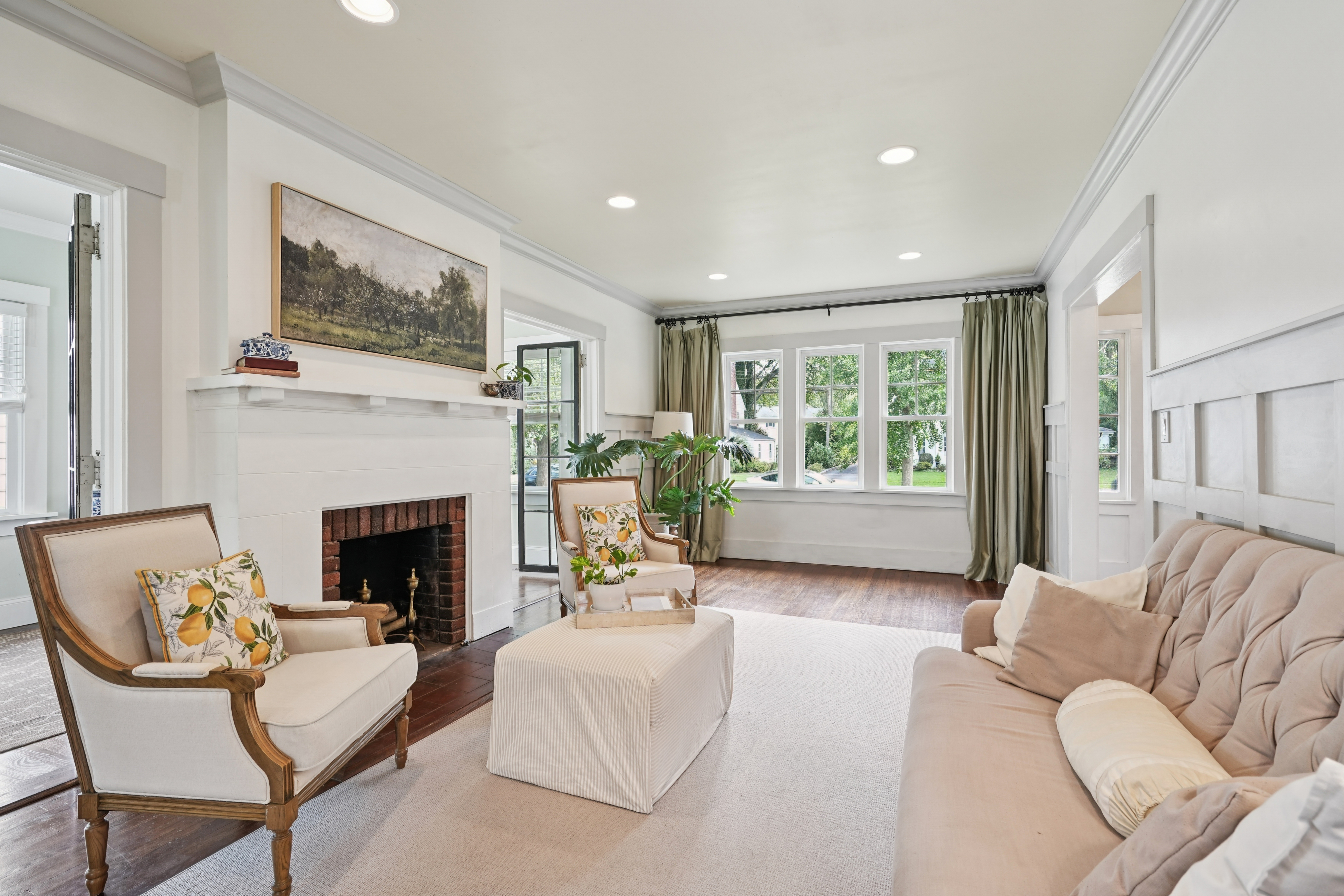 10 Waldron Avenue 