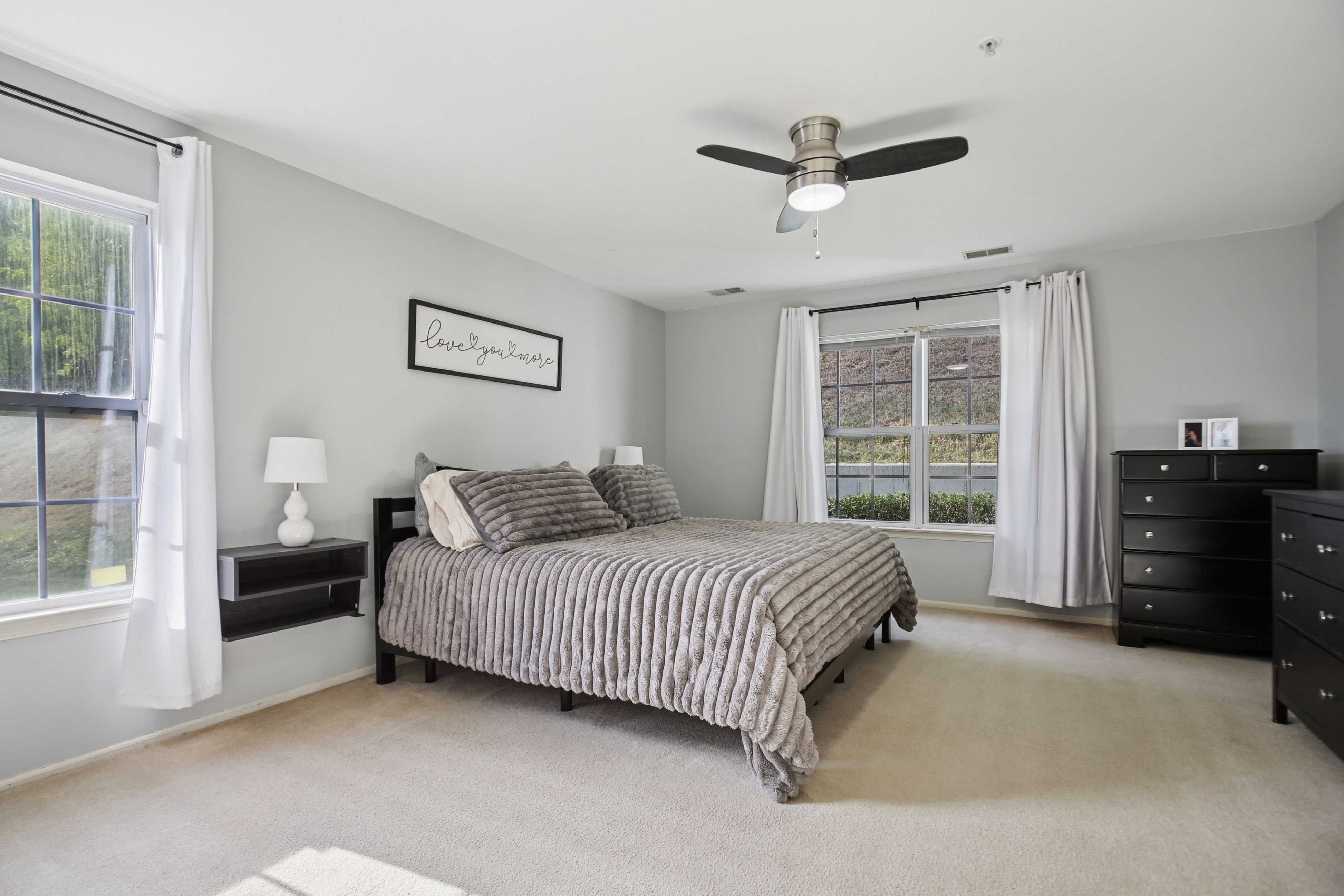 1223 King Court 