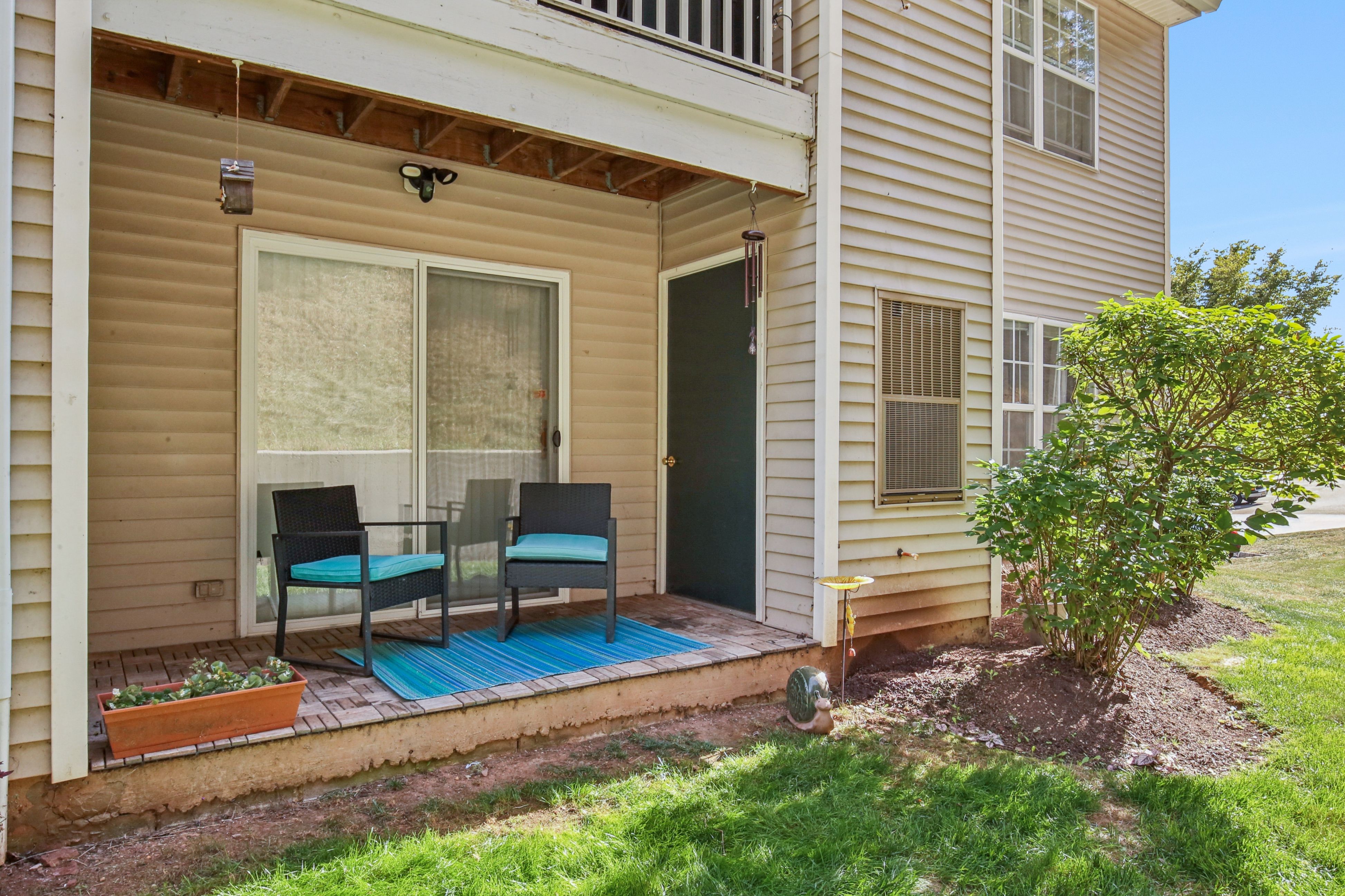 1223 King Court 