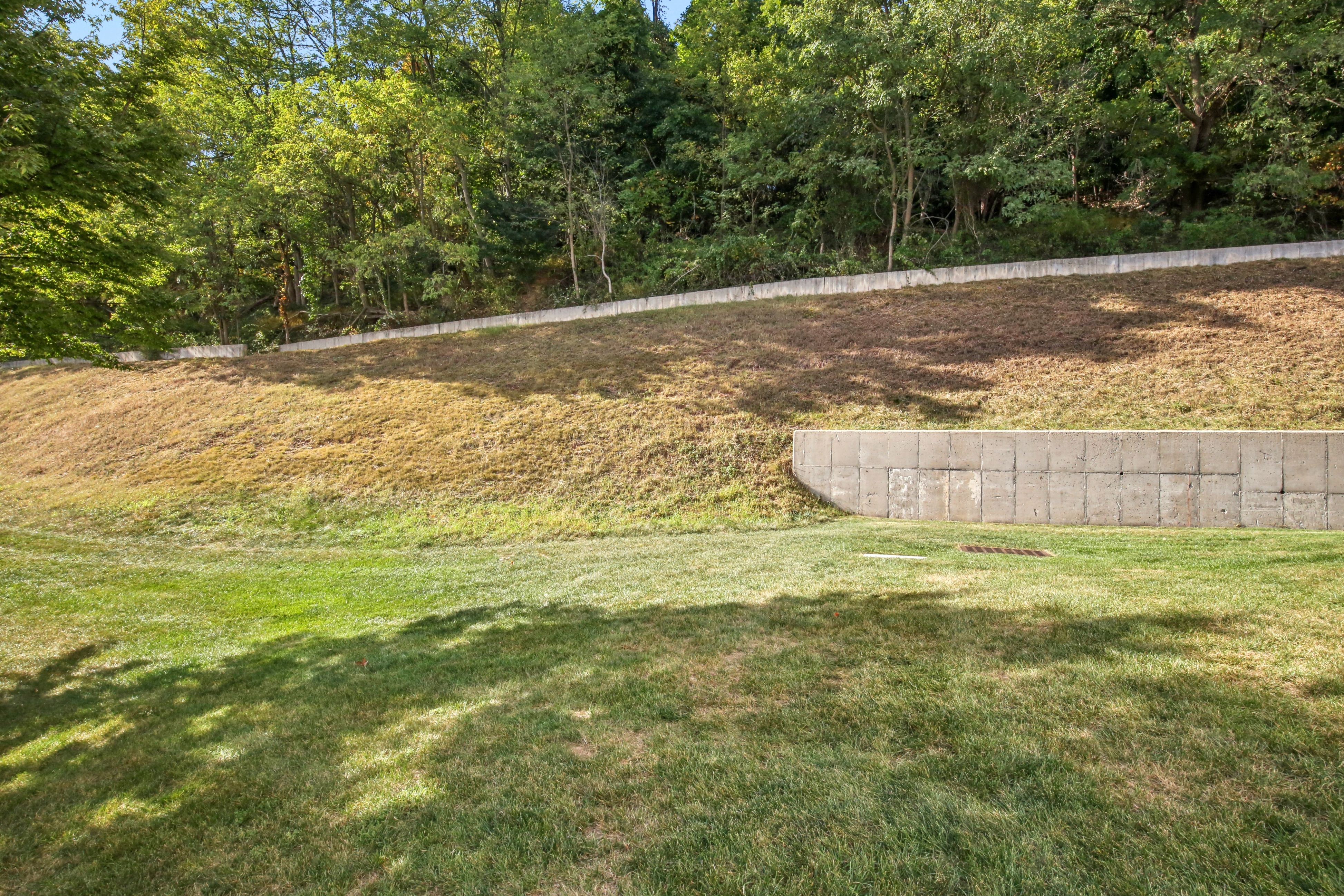 1223 King Court 