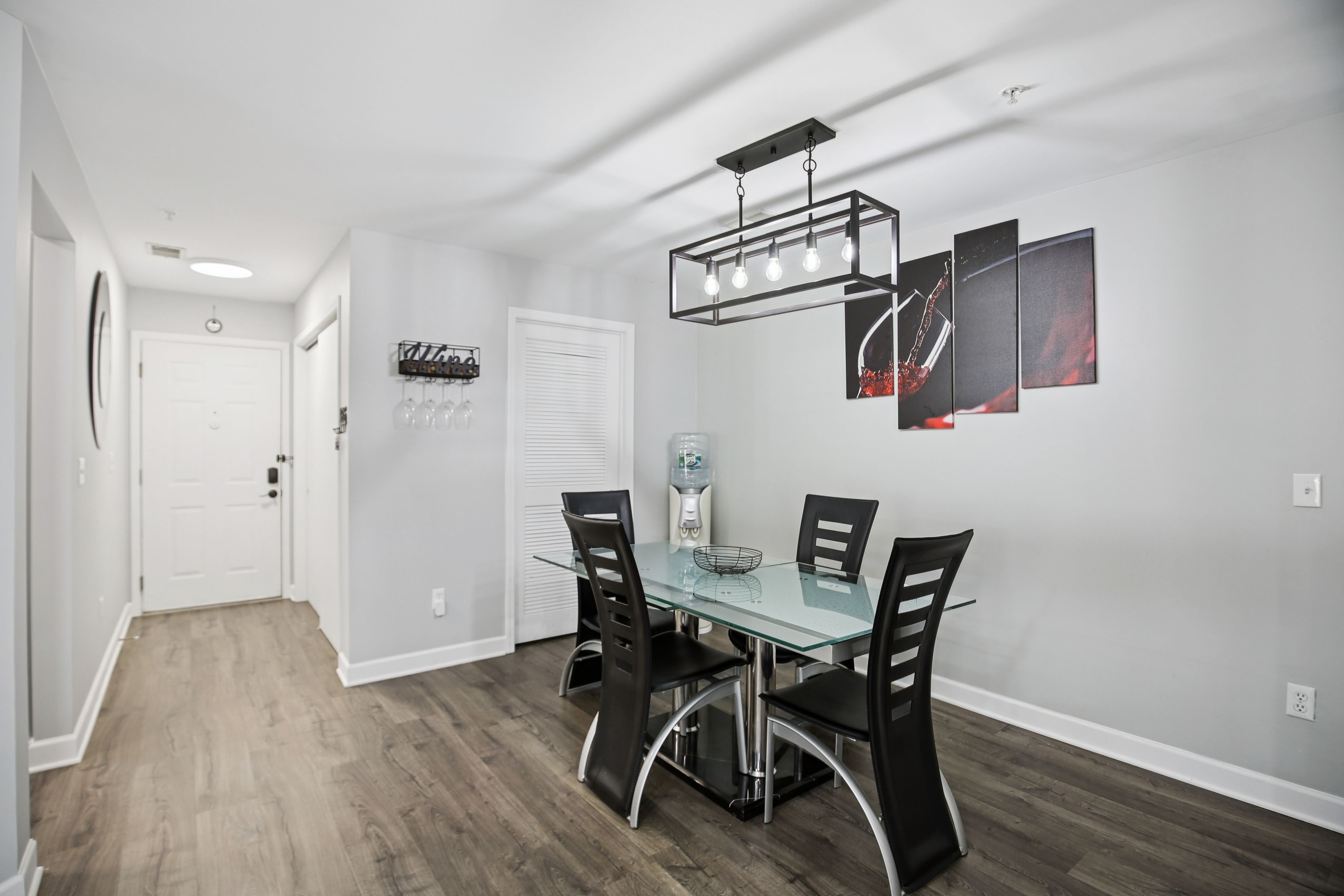 1223 King Court 