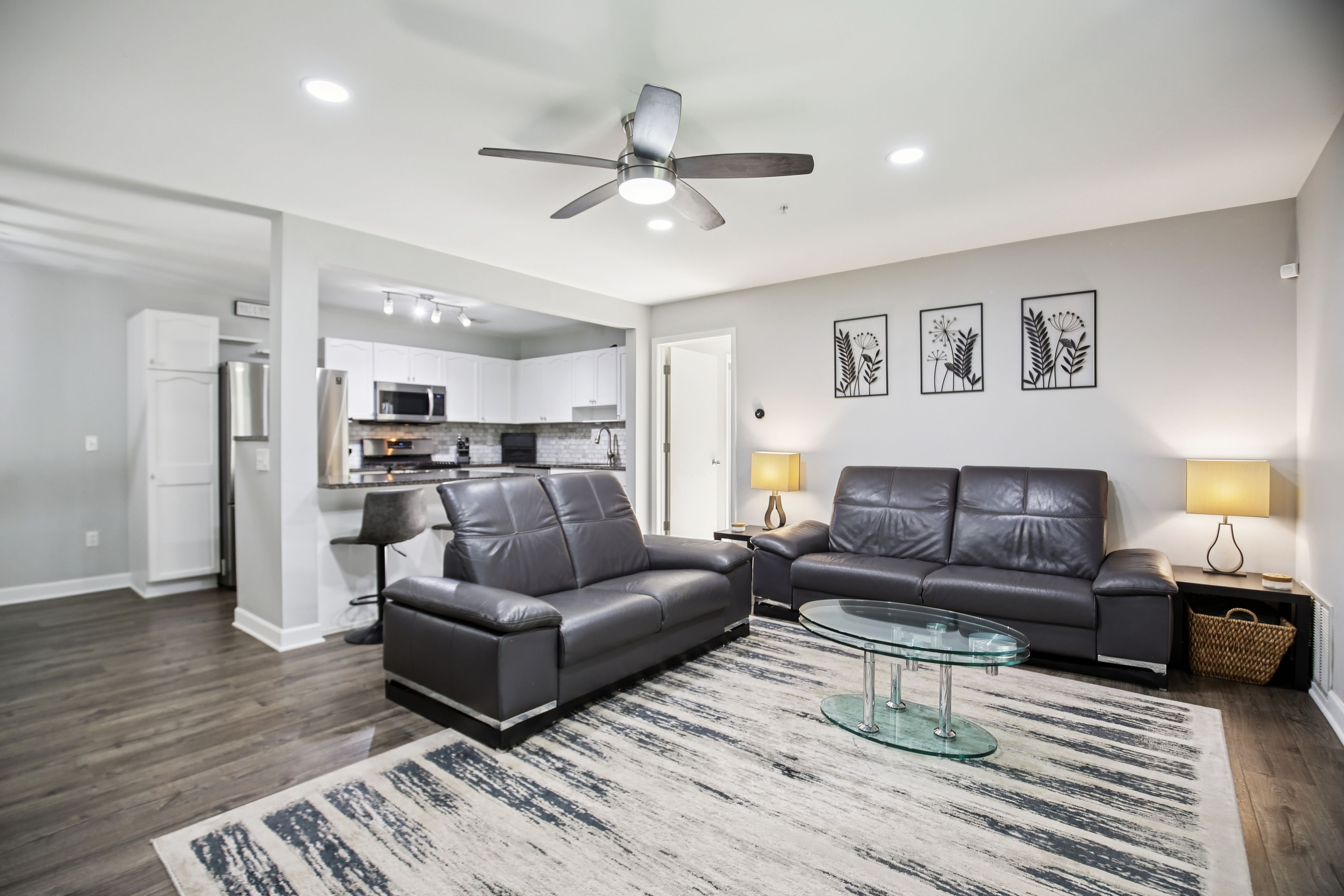 1223 King Court 